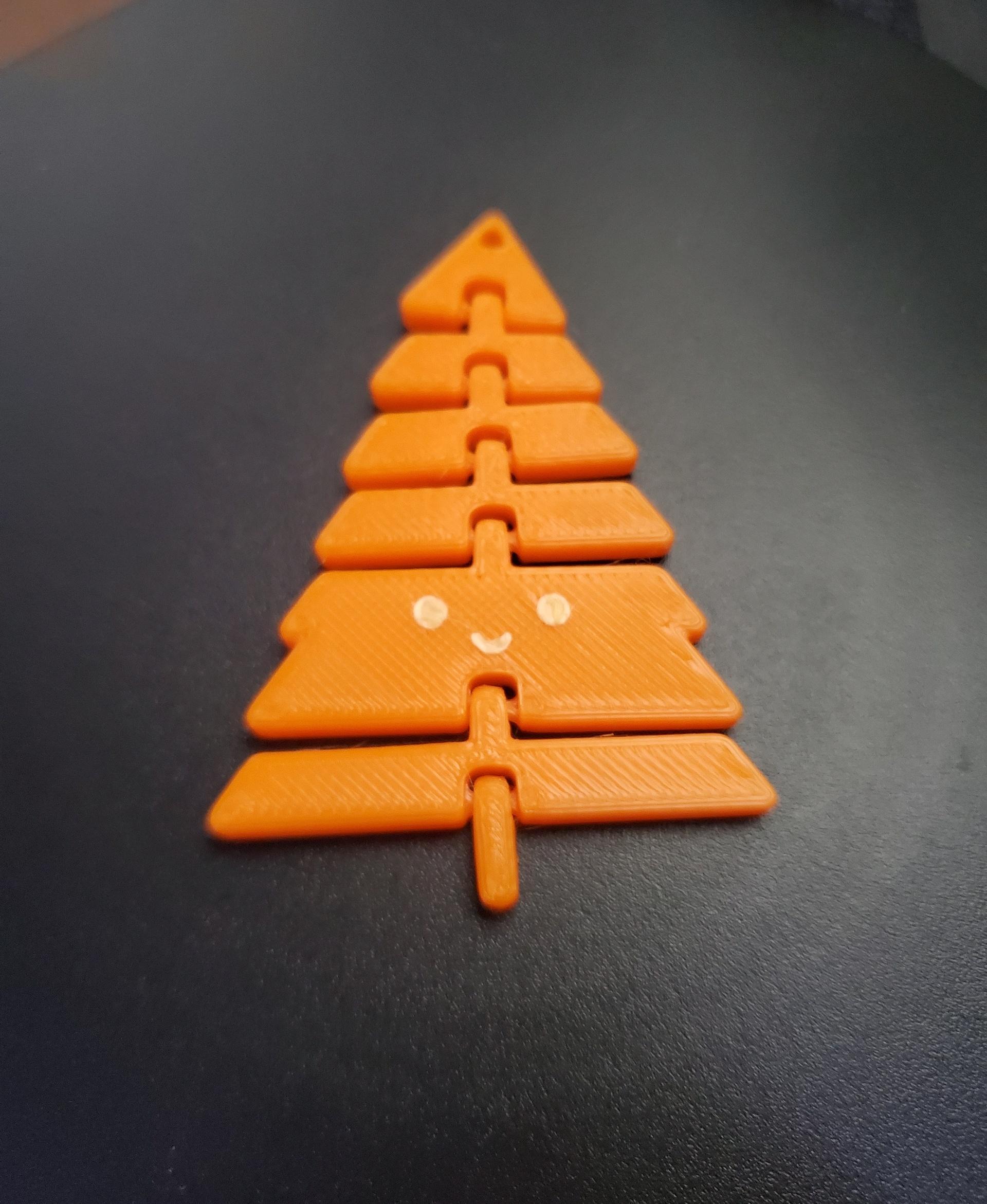 Articulated Kawaii Christmas Tree Keychain - Print in place fidget toy - 3mf - polymaker orange pla pro - 3d model