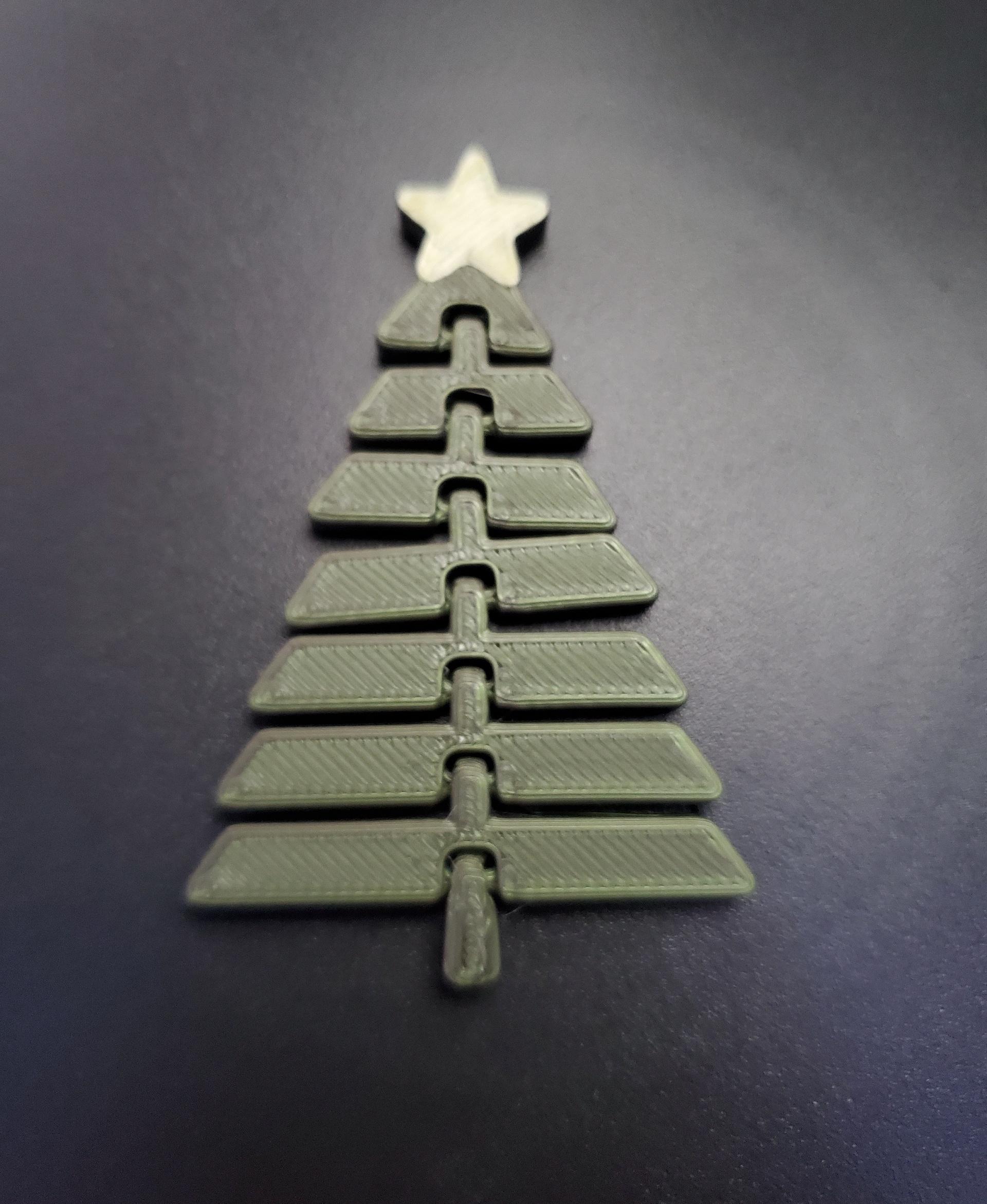 Articulated Christmas Tree with Star - Print in place fidget toy - 3mf - polyterra muted green - 3d model
