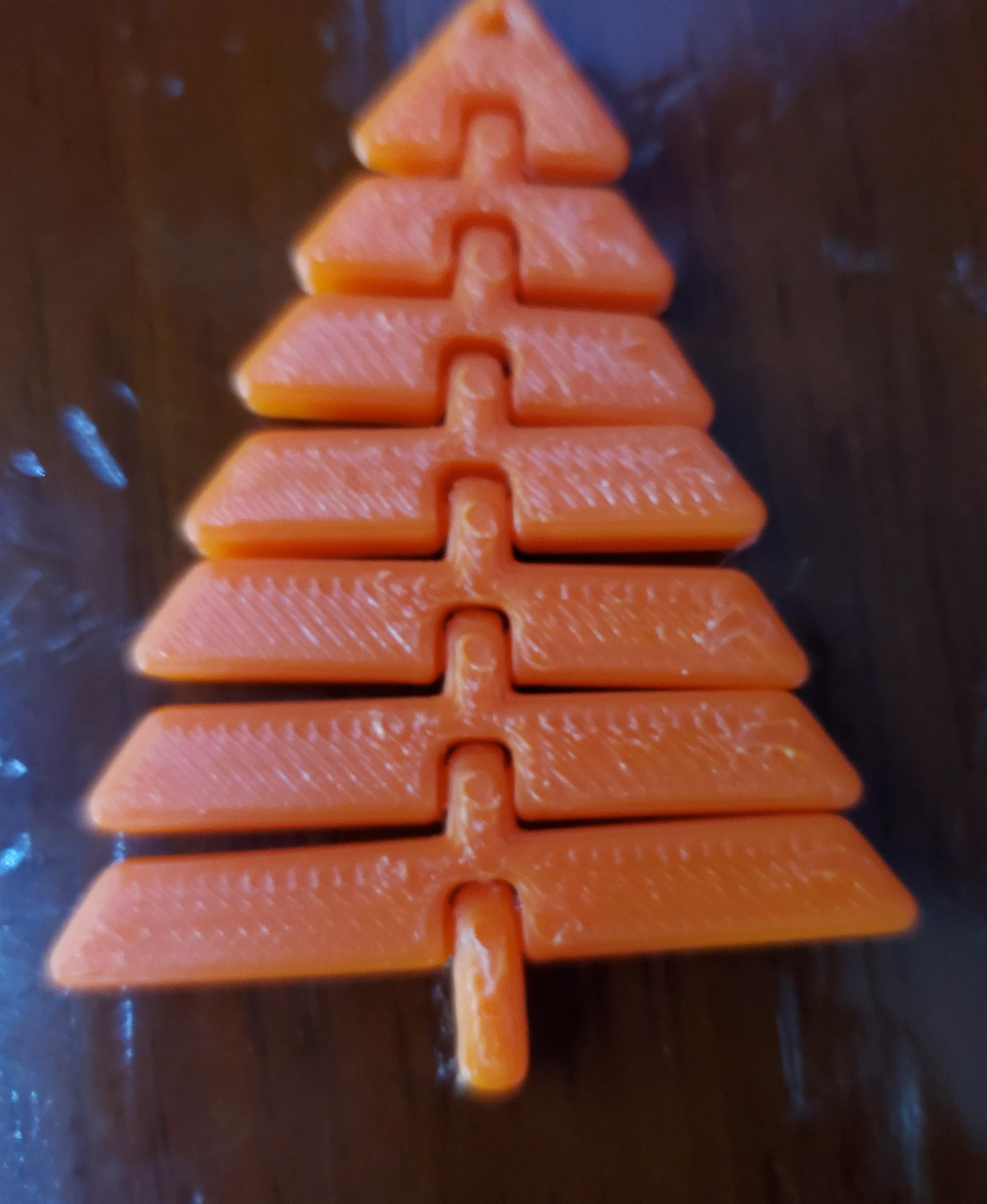 Articulated Christmas Tree Keychain - Print in place fidget toy 3d model