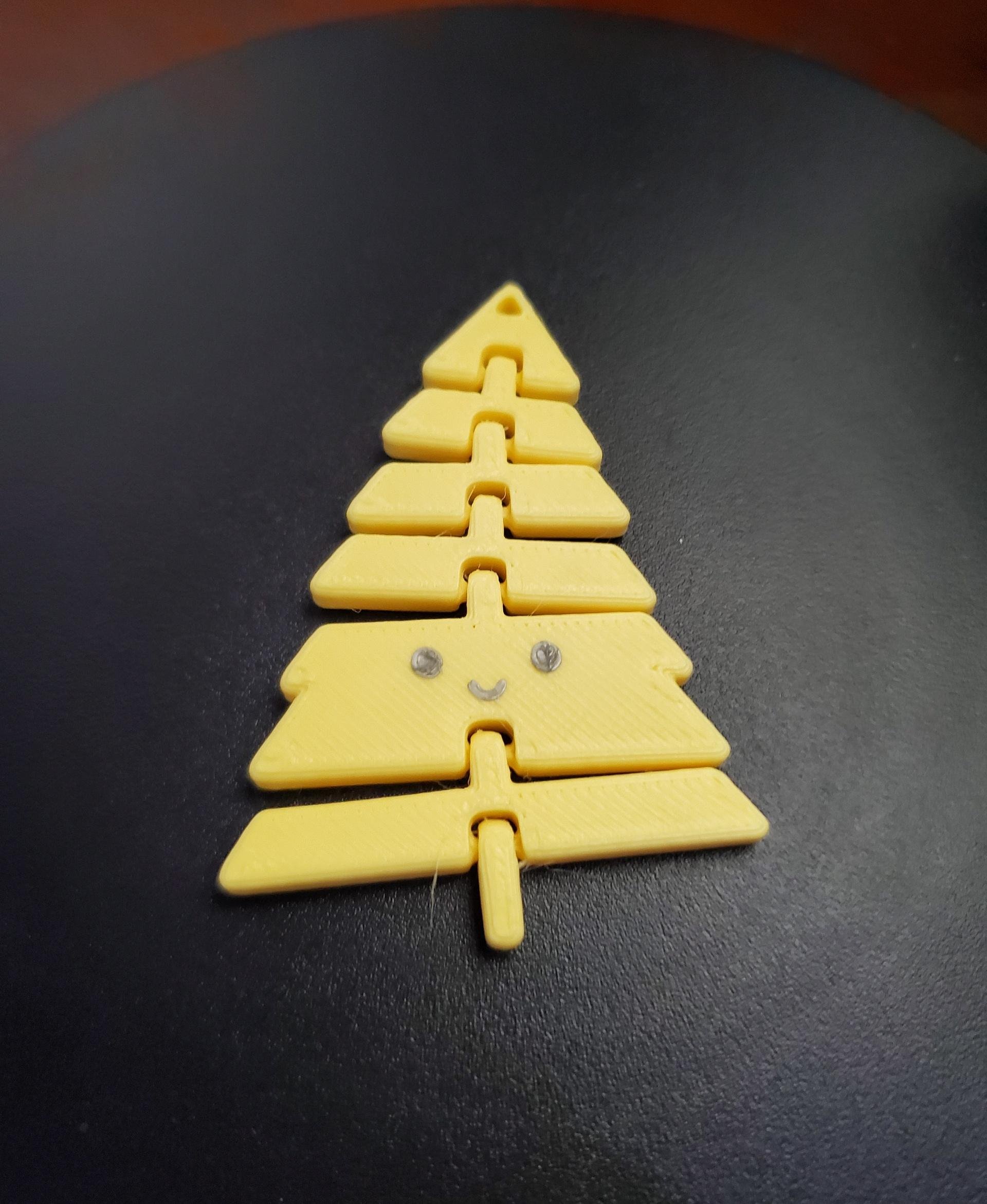 Articulated Kawaii Christmas Tree Keychain - Print in place fidget toy - 3mf - polyterra banana - 3d model