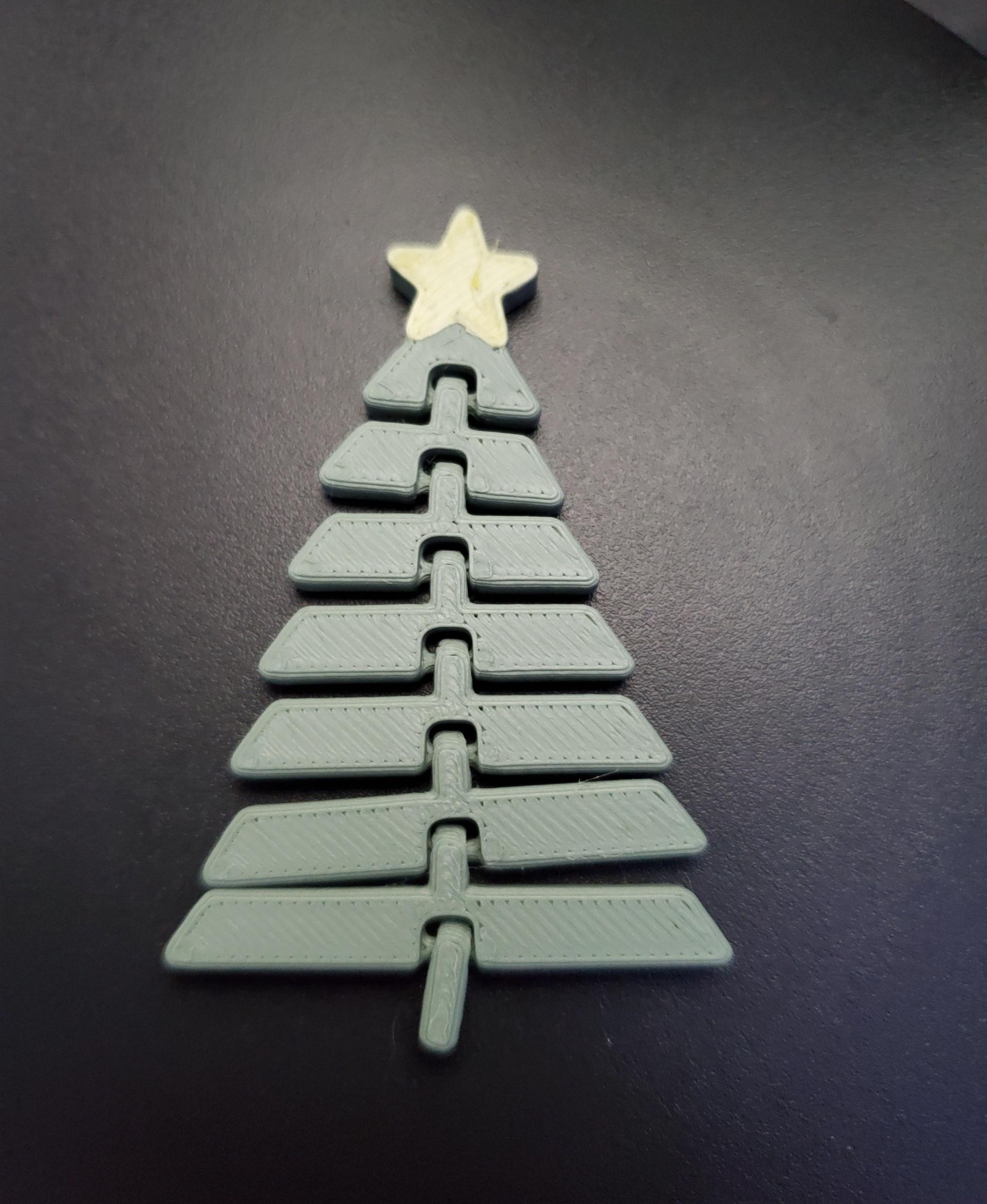 Articulated Christmas Tree with Star - Print in place fidget toy - 3mf - polyterra muted green - 3d model