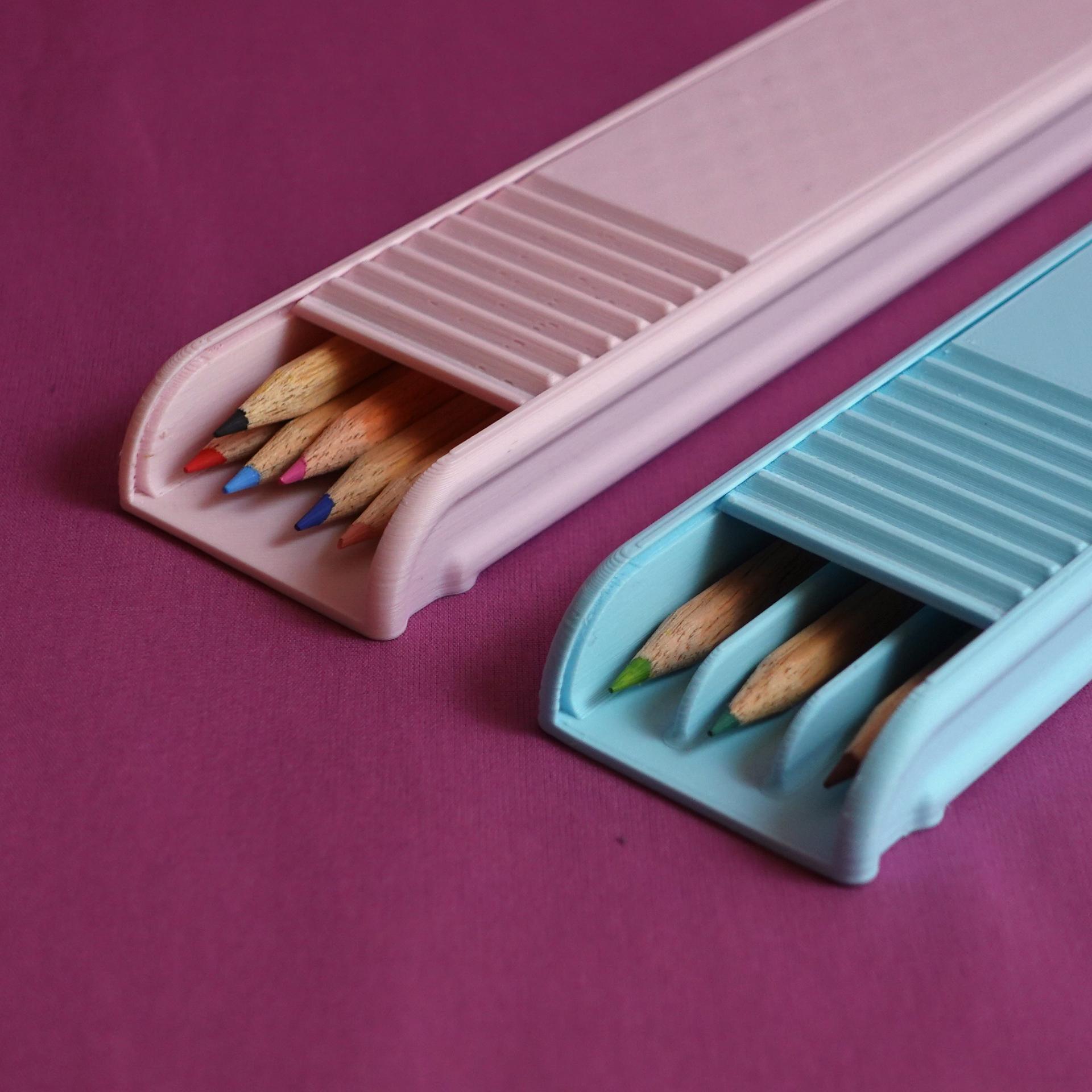 Pencil case by gazzaladra 3d model