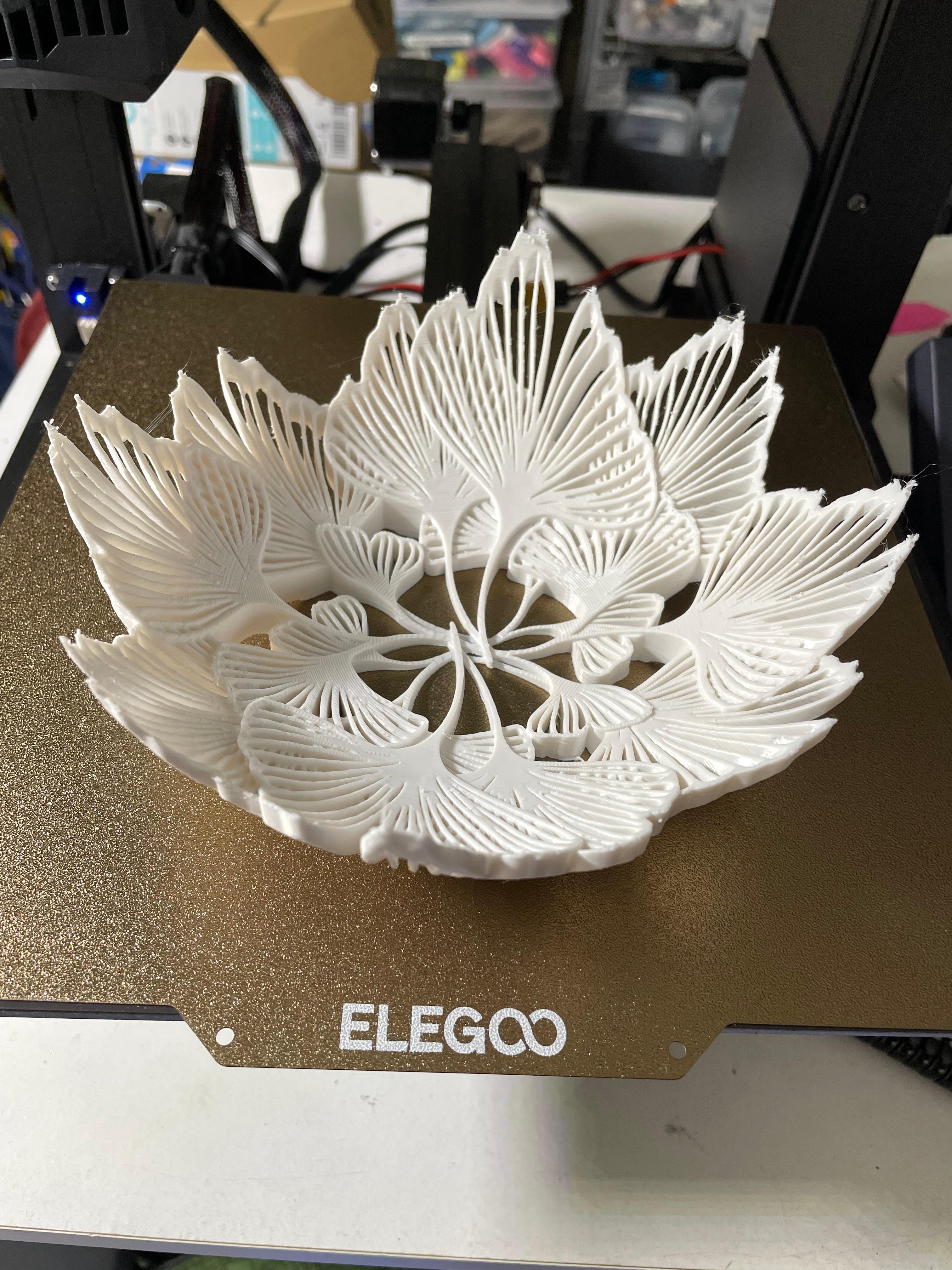 Ginkgo Bowl Simplified - Needs a little smoothing for the leaf tips, but overall, just amazingly beautiful.  Printed at 0.2mm, 100% size, 40mm/s.  Took 22 hrs and about 110 g of white Ender PLA+.  Thanks, Natalie! - 3d model