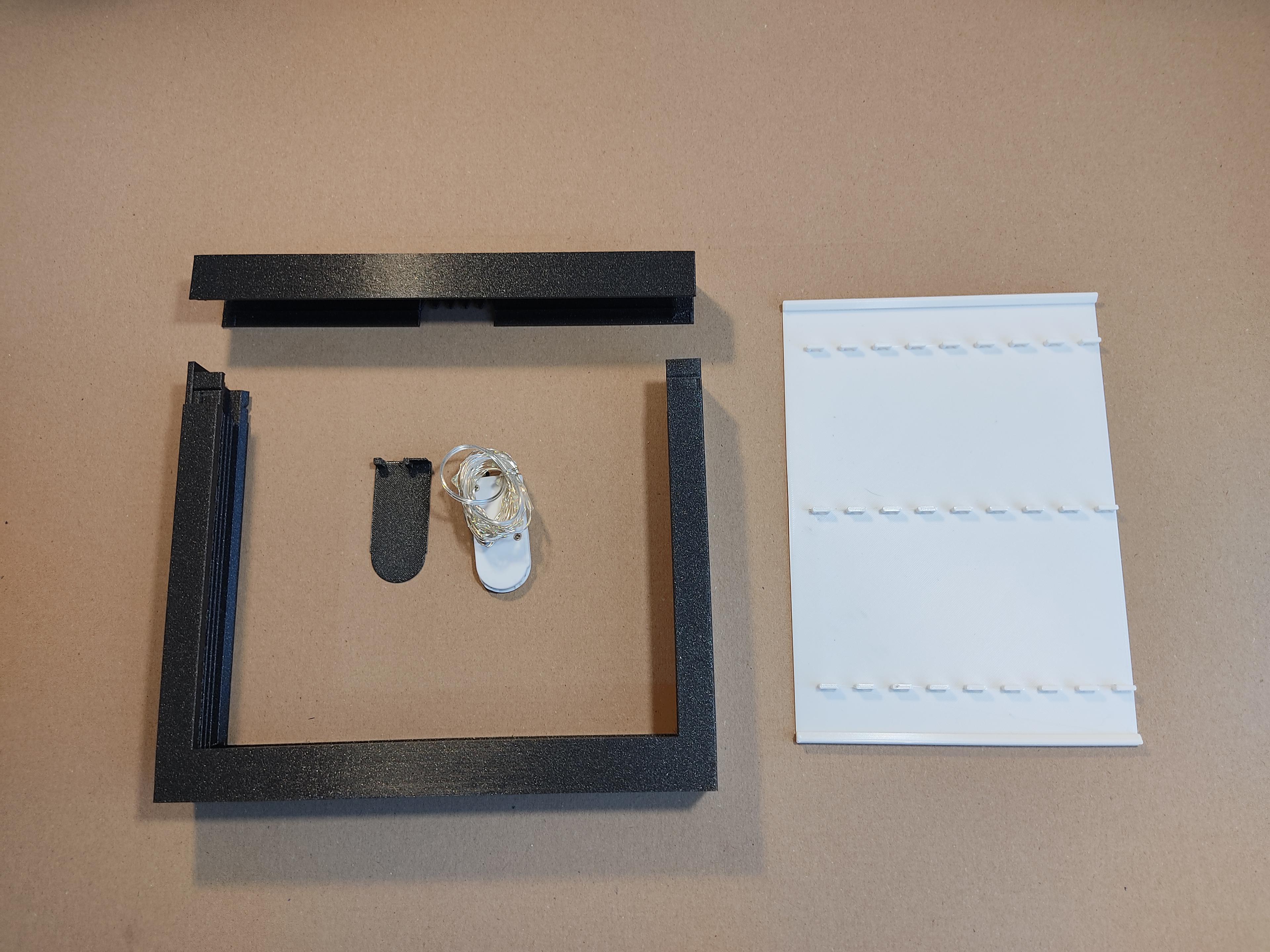 Box with hangable LID and LIGHTS 3d model