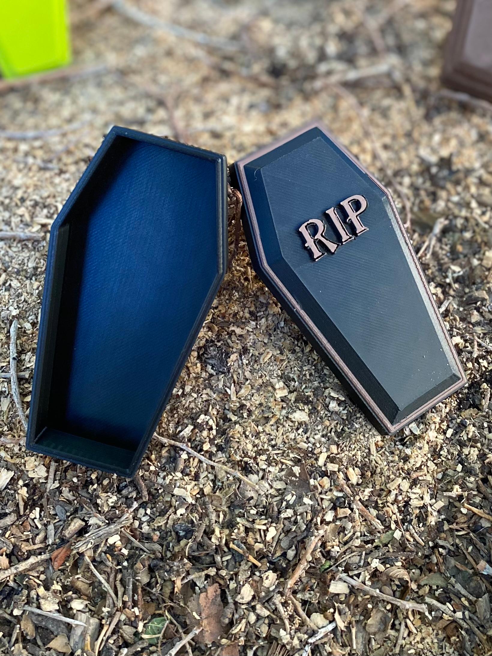 Coffin - 4 snap lid - RIP 3d model