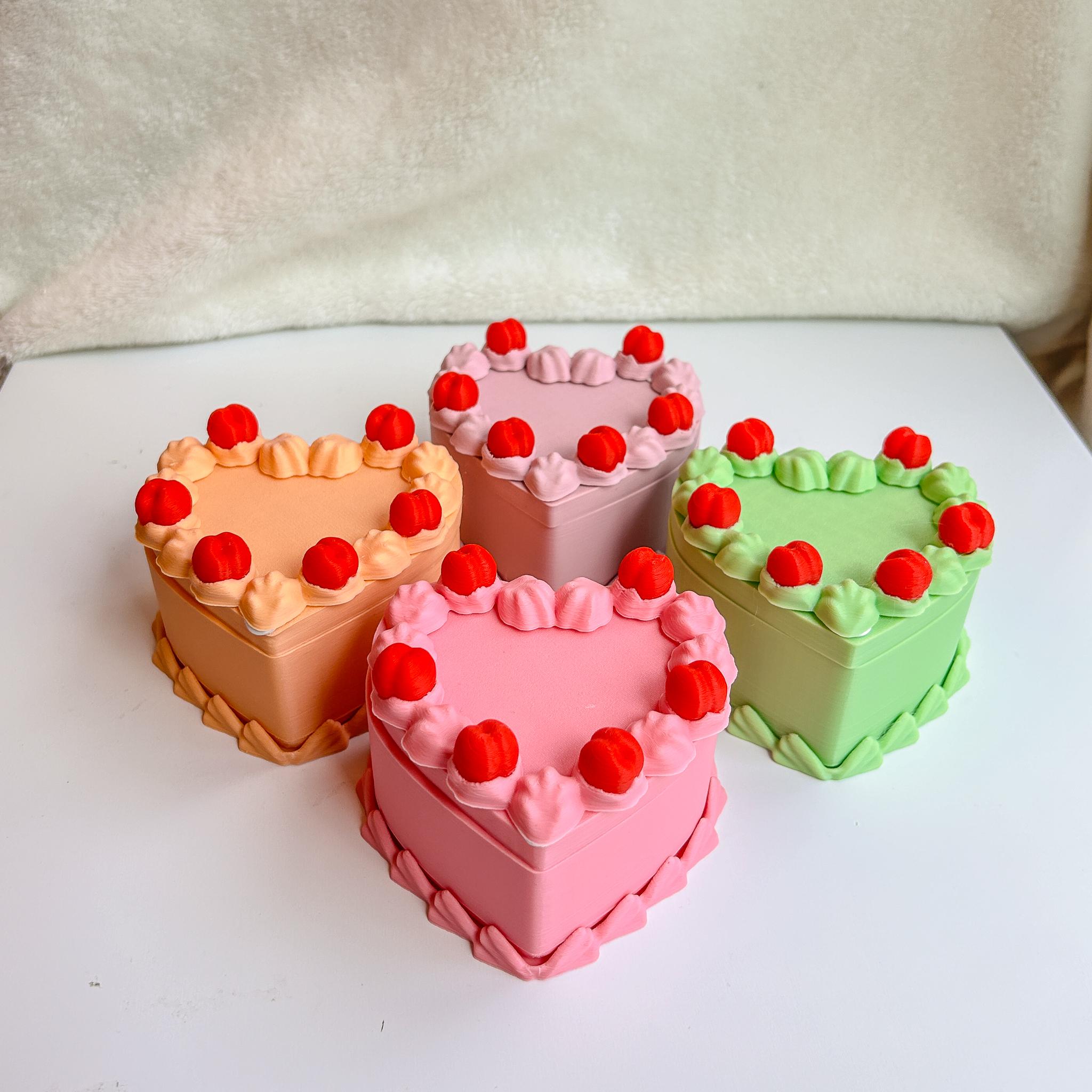Heart-Shaped Cake Jewelry Box - Vintage, Kitsch Cake Container and Gift Holder 3d model