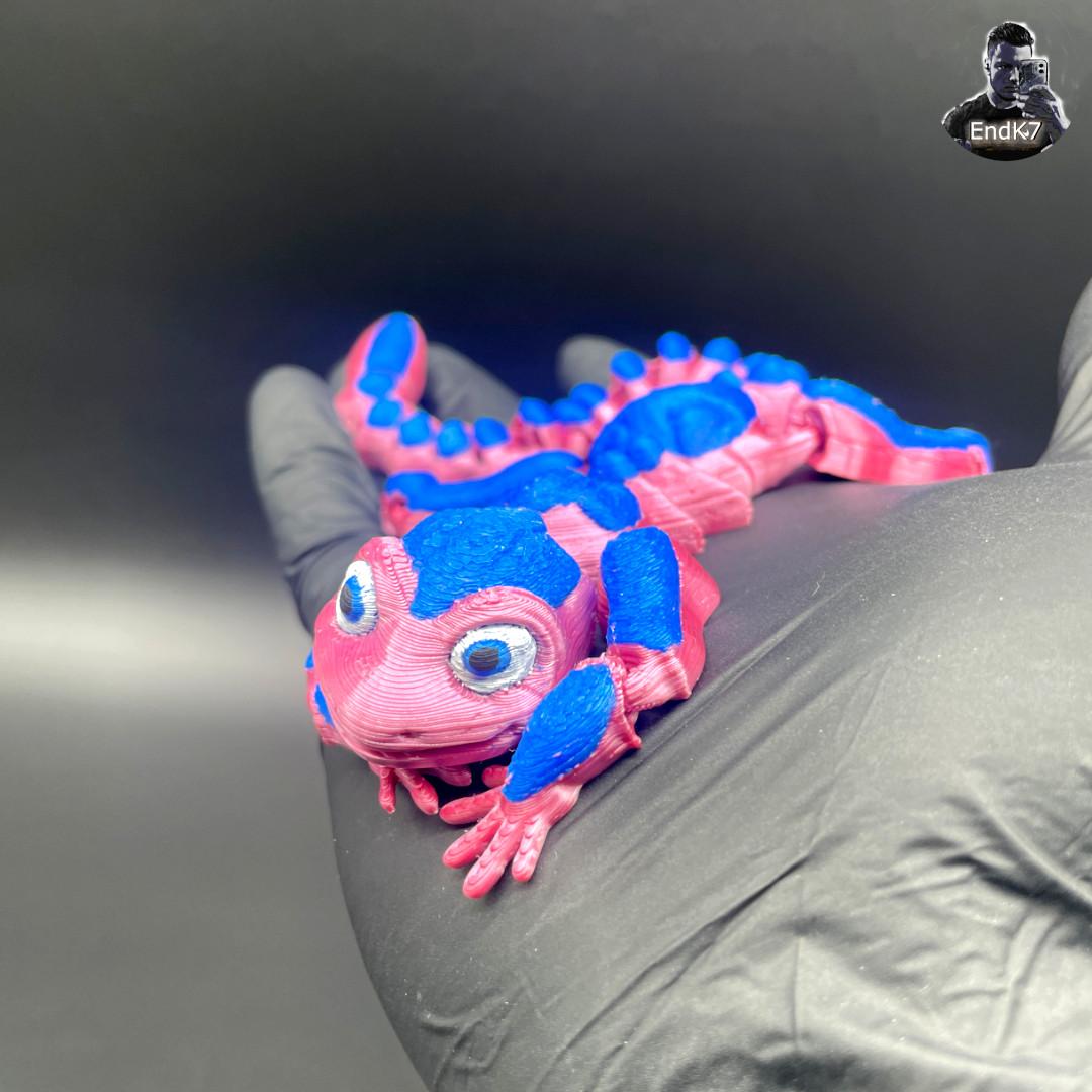 cute fuzzy Gecko - Articulated - Print in Place - No Supports 3d model