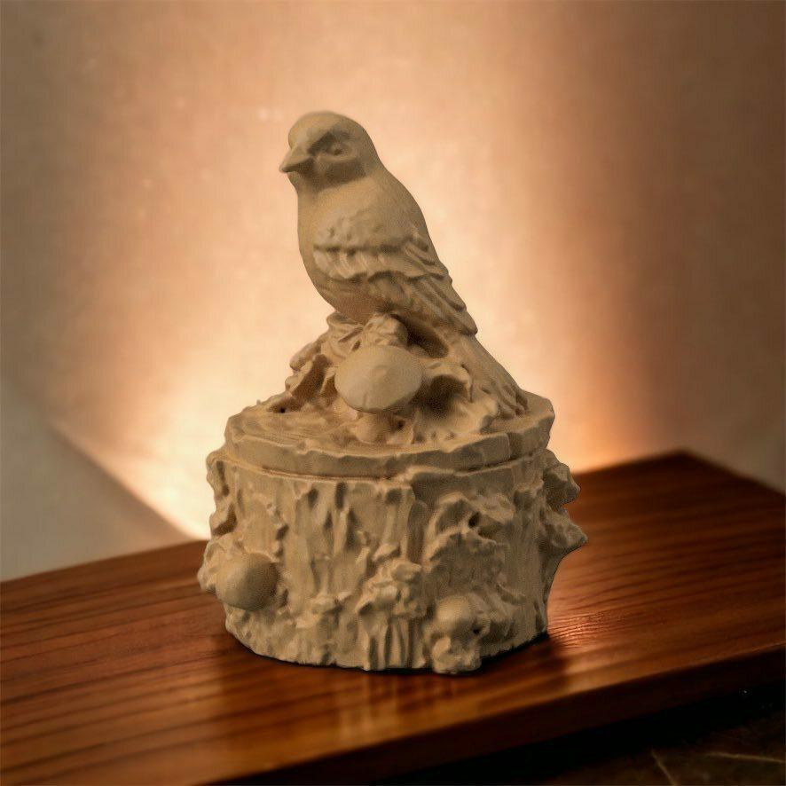 Bird on wood 3d model