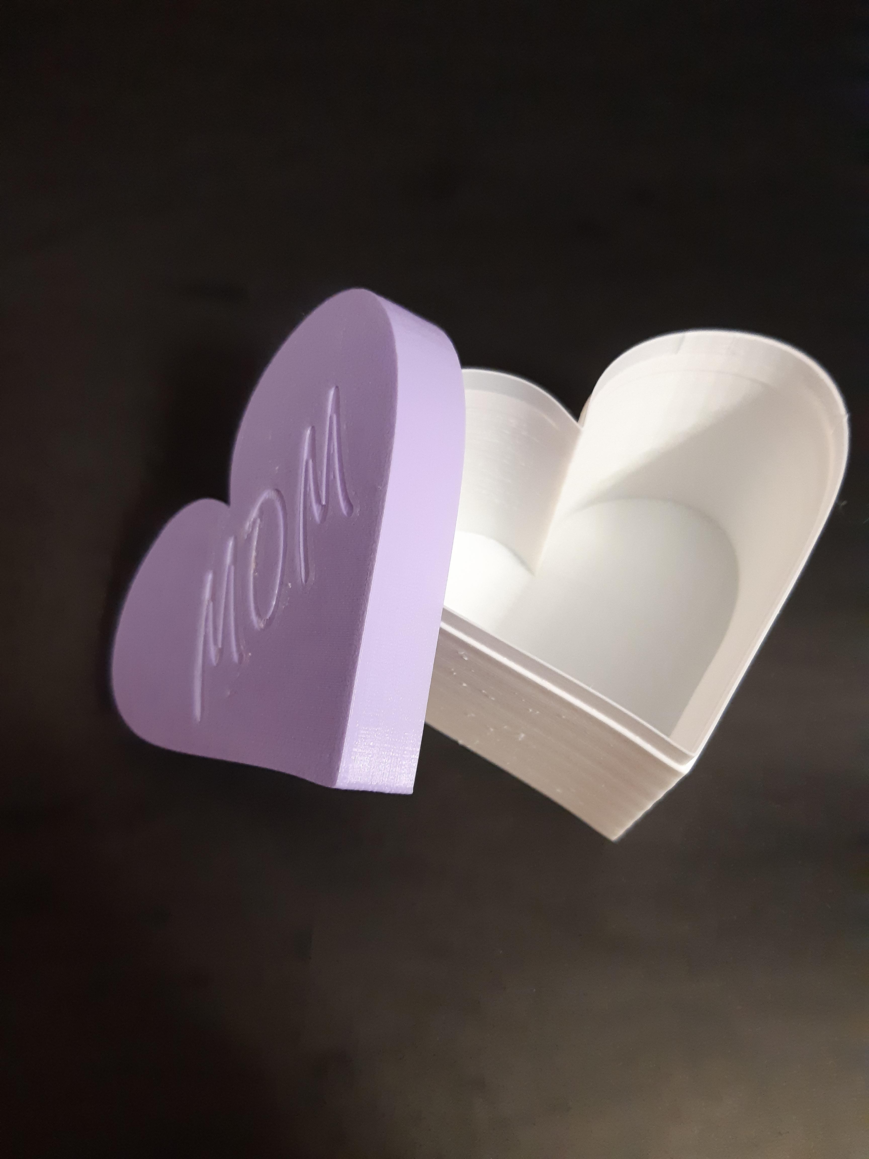 Light Weight Gift Box - Heart Shaped for Mother's Day - Support Free 3d model