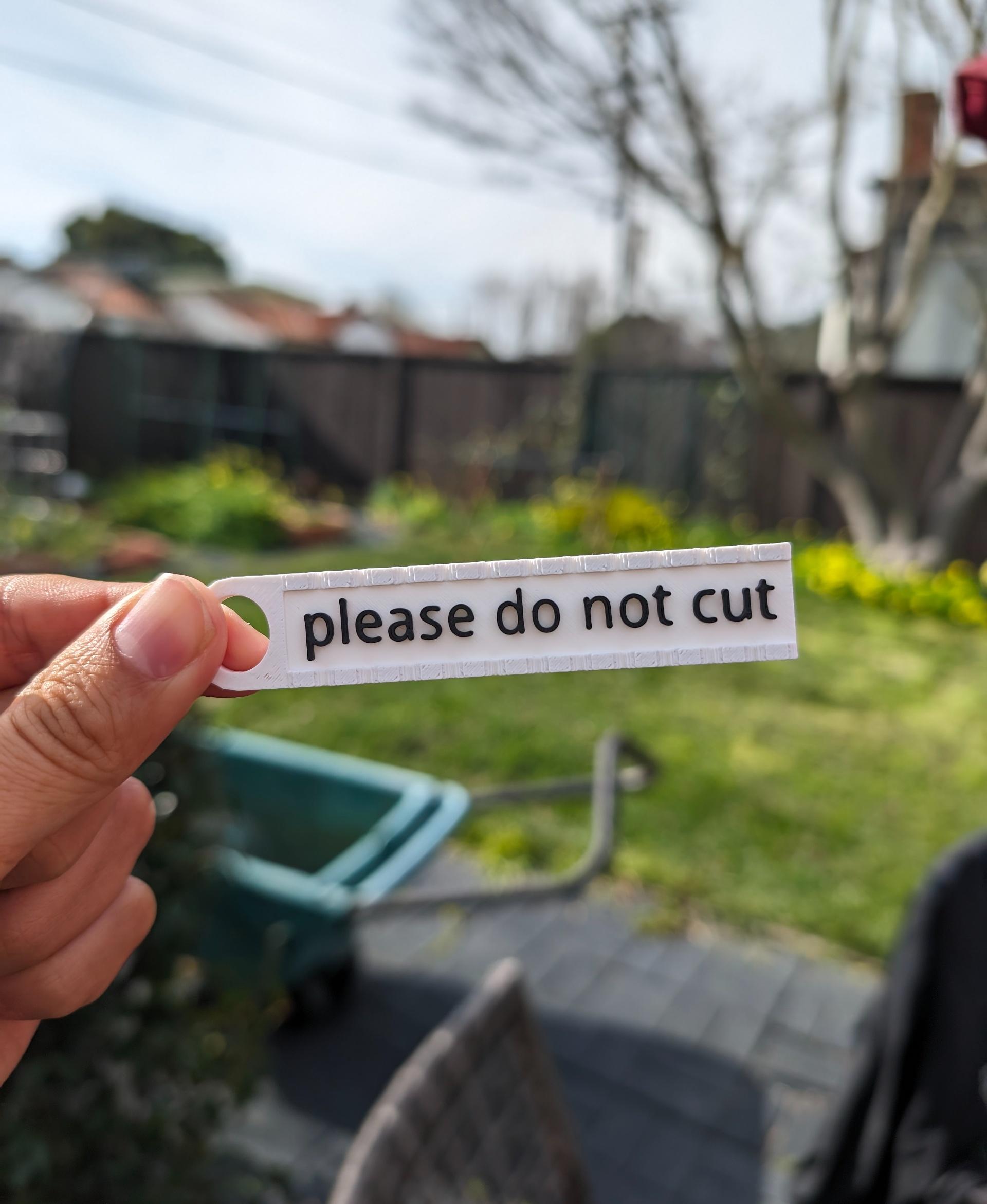 "Please do not cut" tag for my roses - Yes. - 3d model