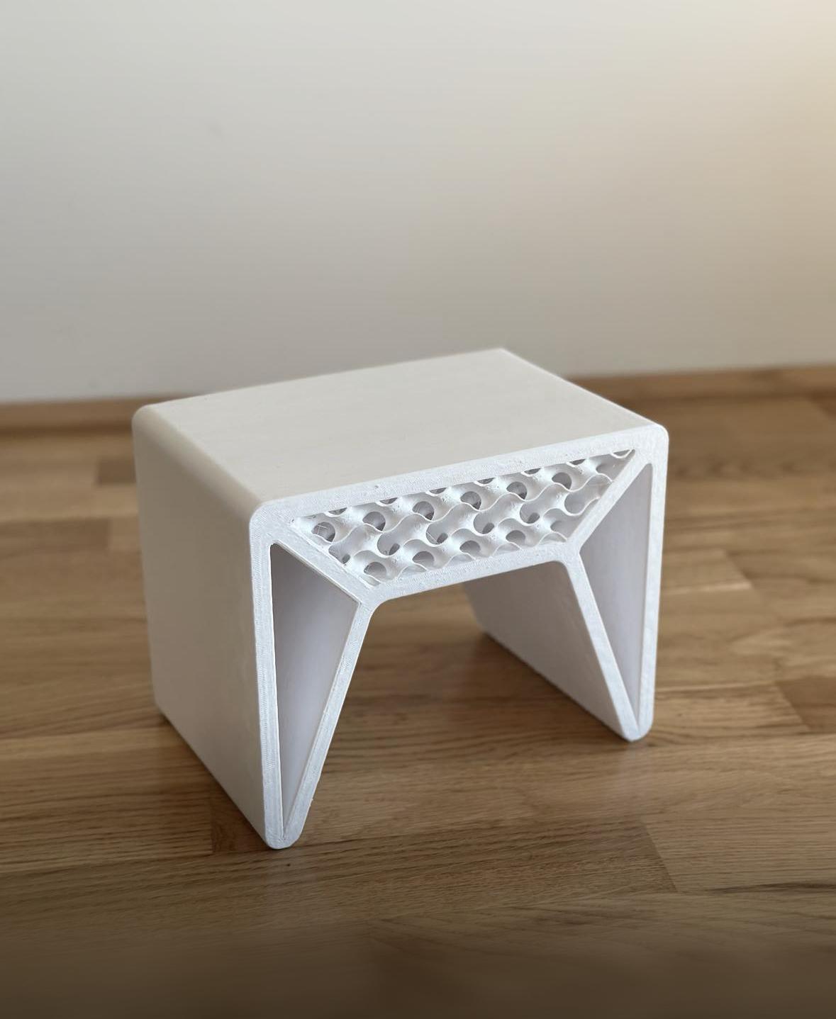 ZIDLICKA V2 Gyroid stool 3d model