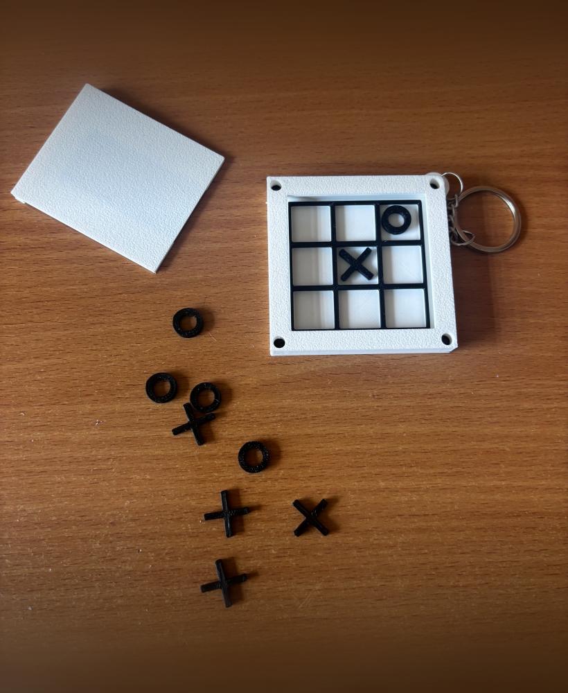 Tic tac toe keychain 3d model