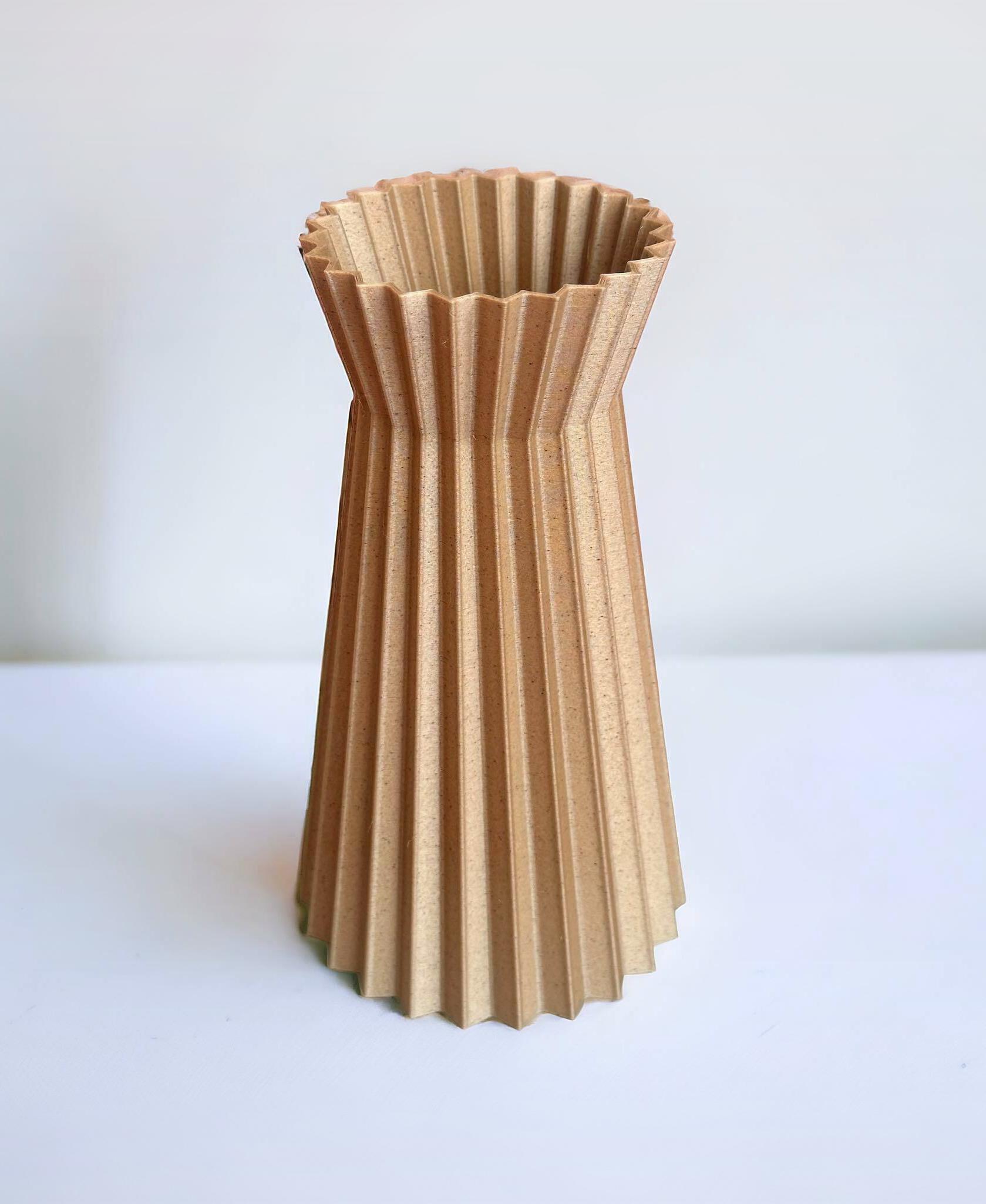 SLOZENA vase 3d model
