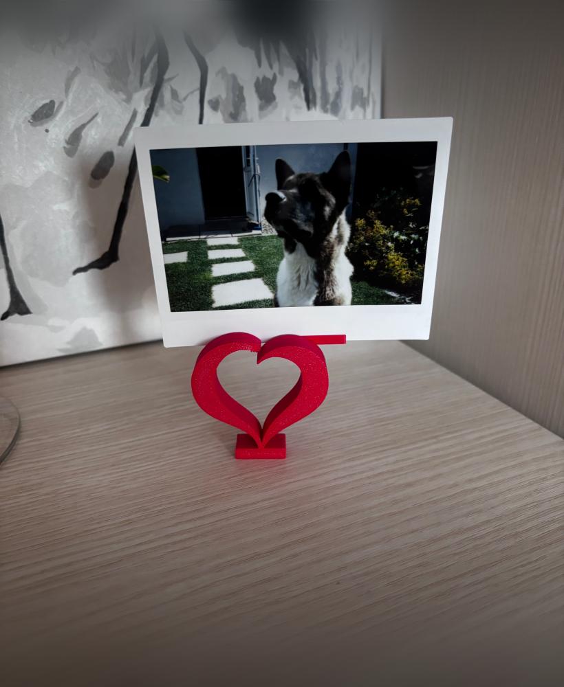 Heart shaped instant photos holder frame 3d model