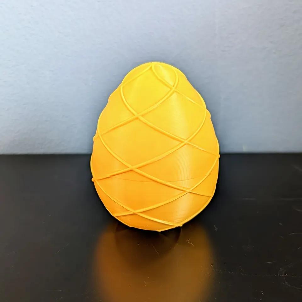 Decorated threaded hollow easter egg 3d model