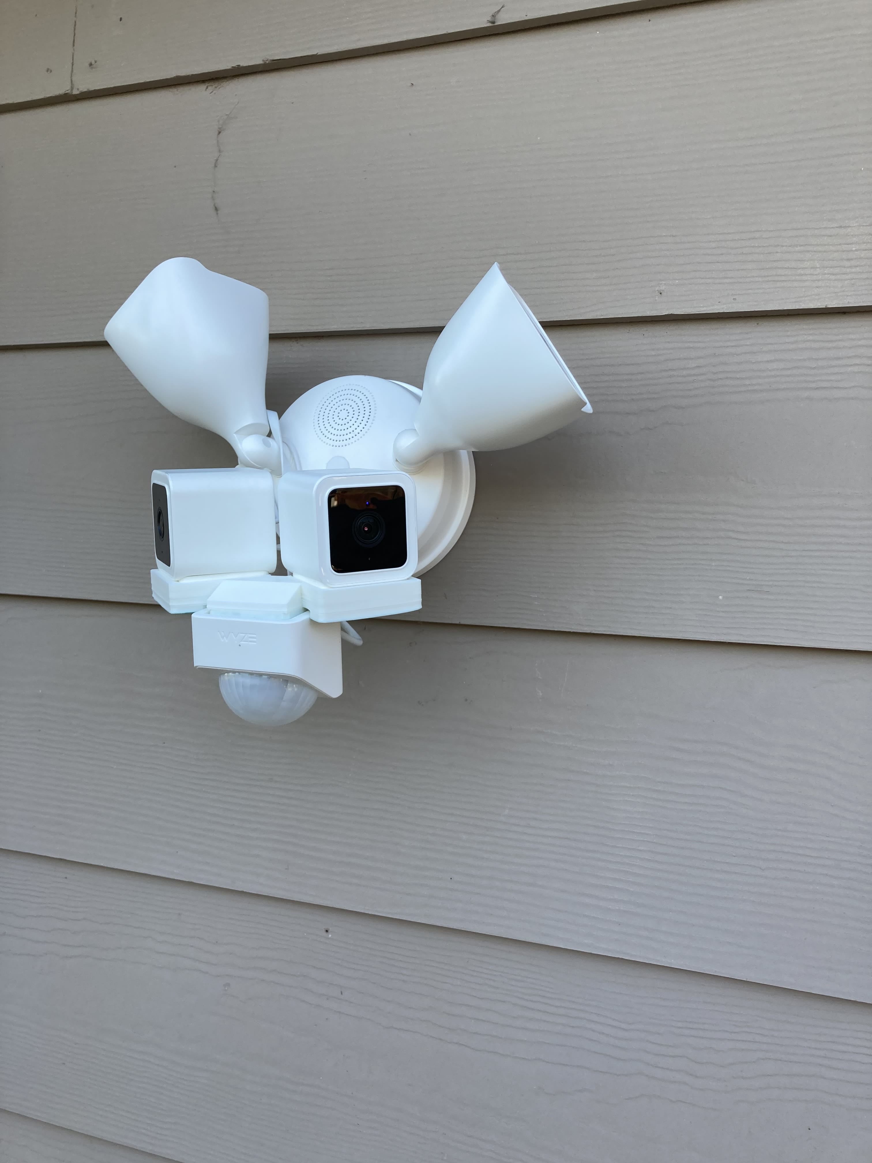 Wyze Floodlight Cam 2-Way Mount 3d model