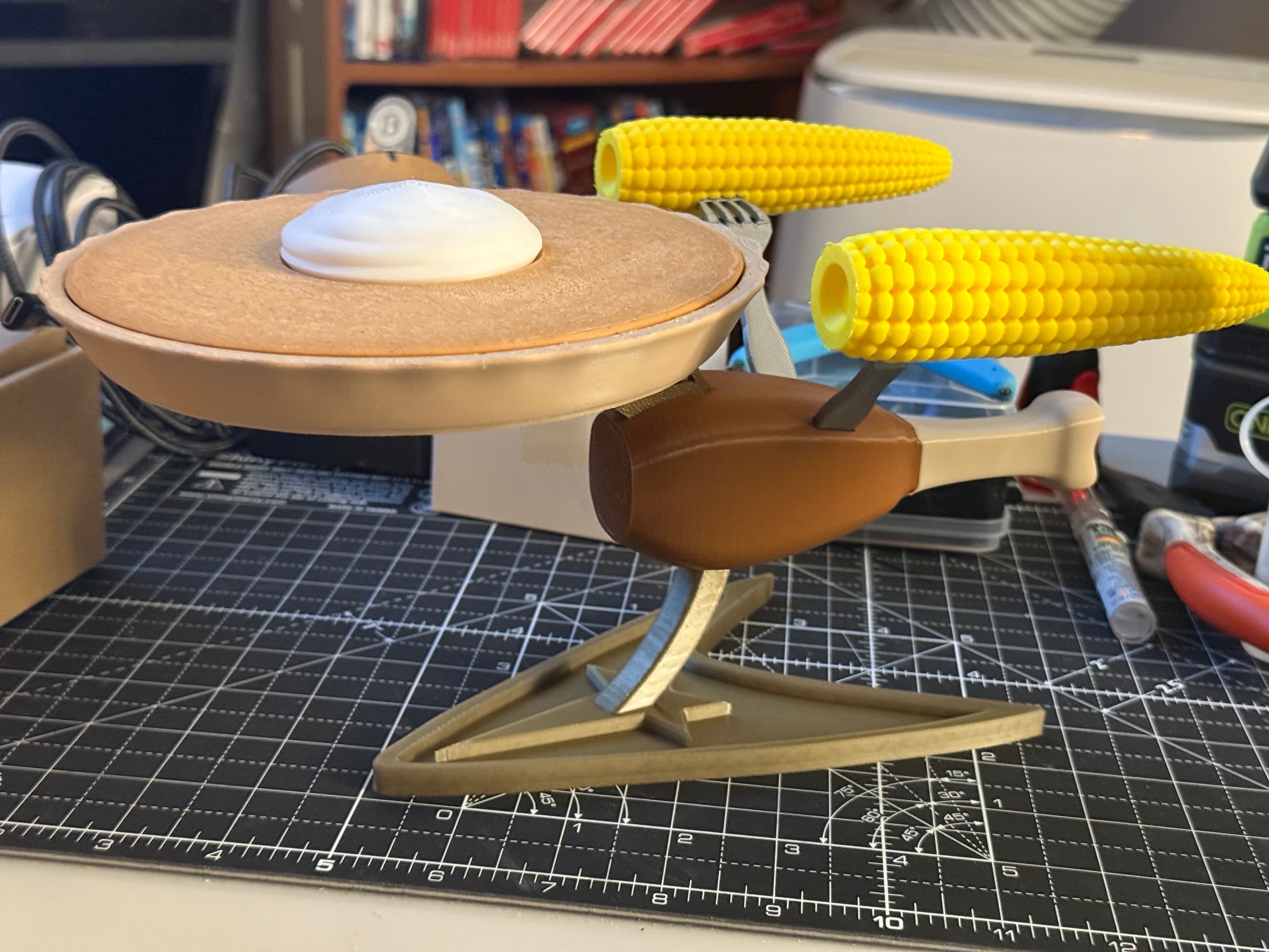 Absolutely awesome design that nails my geeky personality and the fun of this hobby, thank you for sharing I wish I had a tenth of your creativity!! Like all of your models they fit together nicely or just work! I used Cookiecad Pumpkin Spice PLA for the filling, almost wish it was a little darker orange but it smelled absolutely amazing while printing!!!! Keep up the great work and thank your for sharing your creations!!!