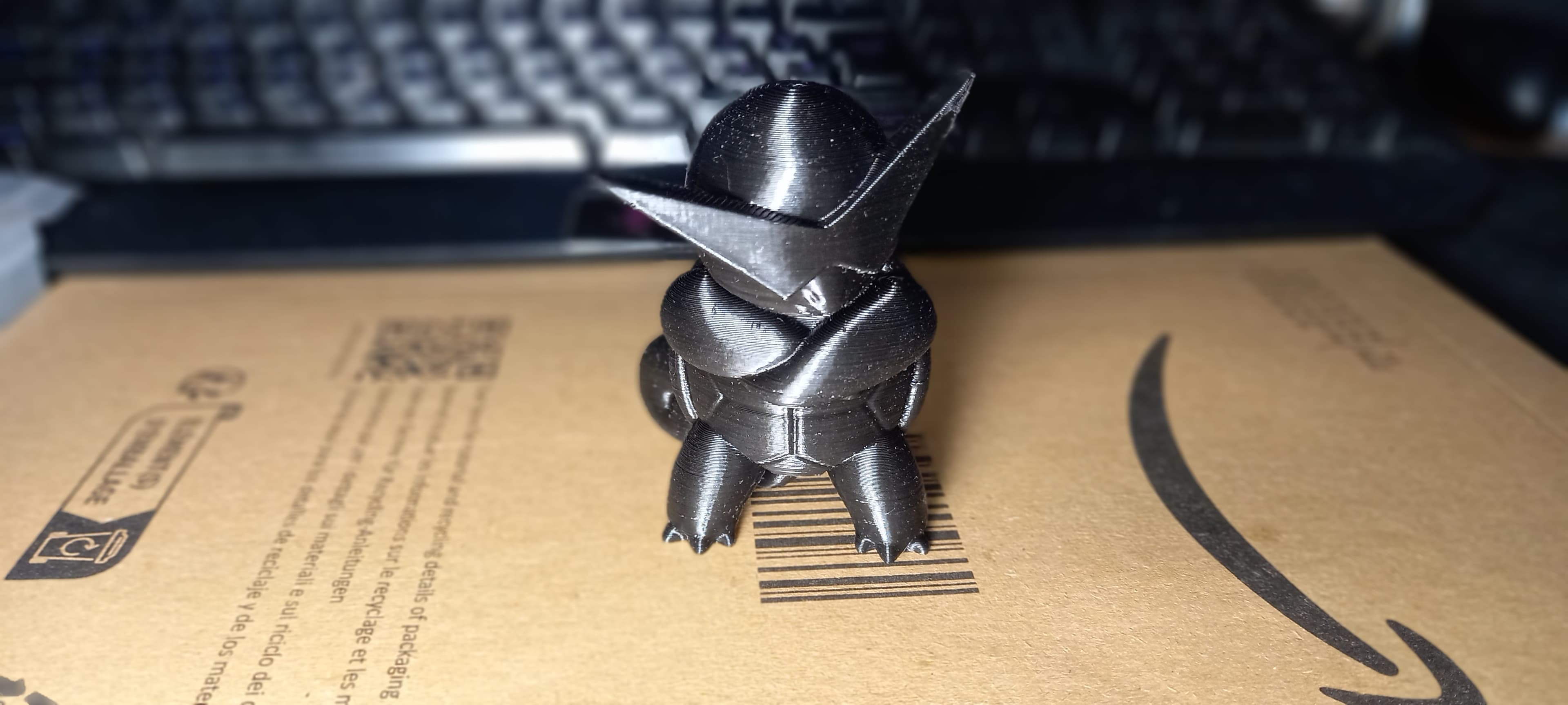 Lh: .2mm.
Some support hickups in first layer and under belly (had to print twice and probbably my own mistakes) otherwise awsome to print