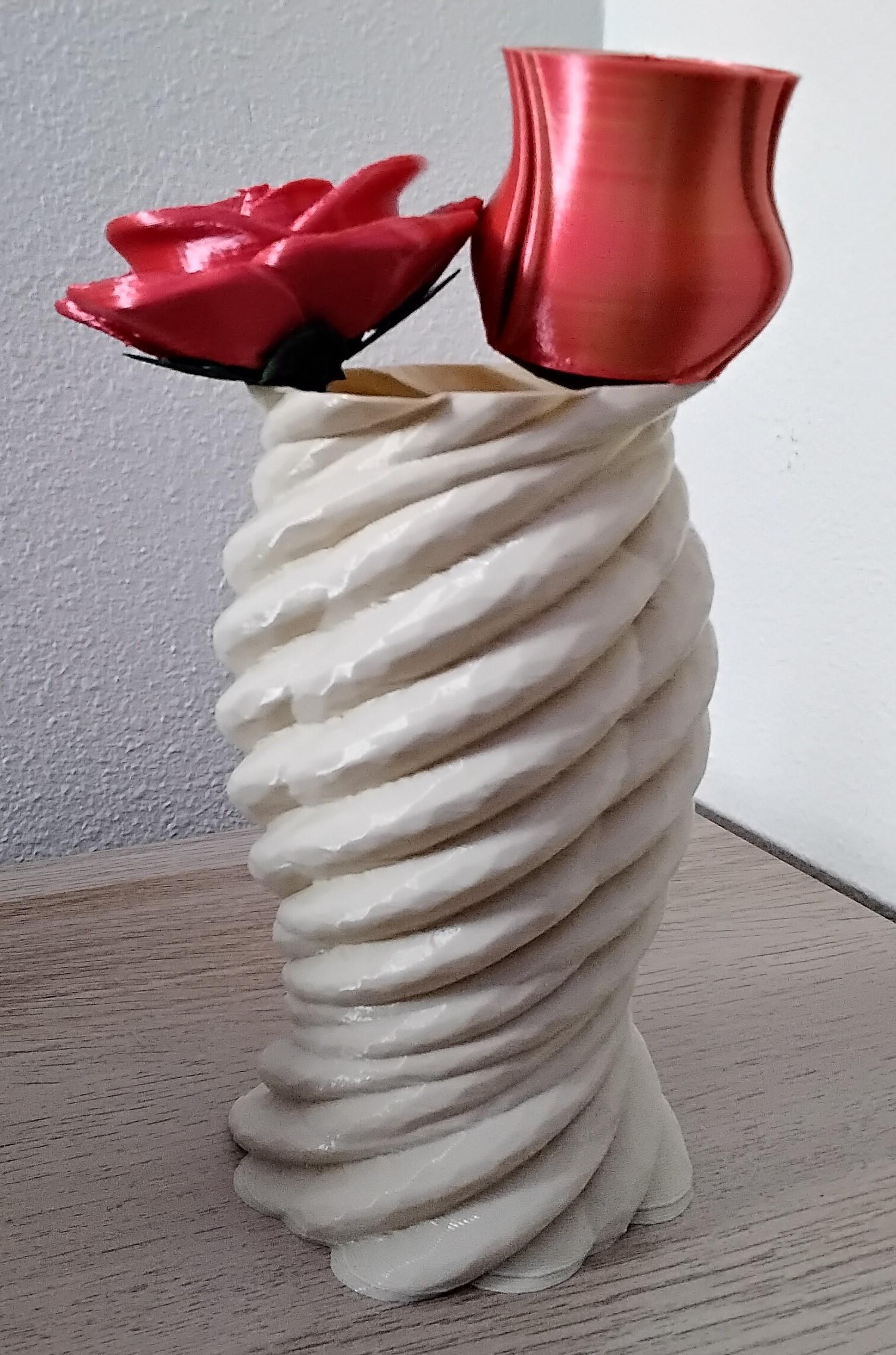 Rope Twist Vase 3d model
