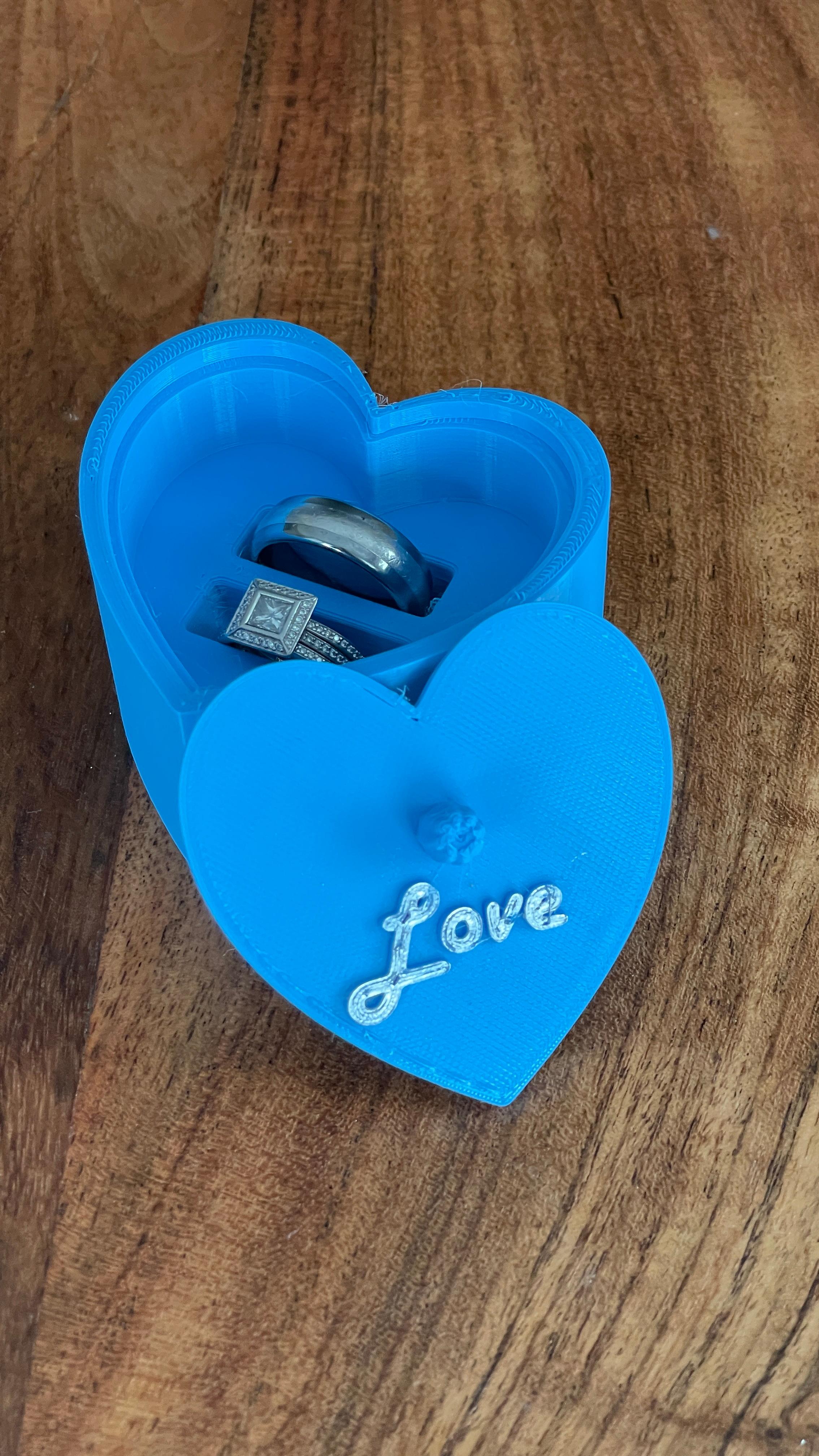 ( Thangs Valentine’s Day Contest ) Remix of Simple Heart Box with Lid 3d model