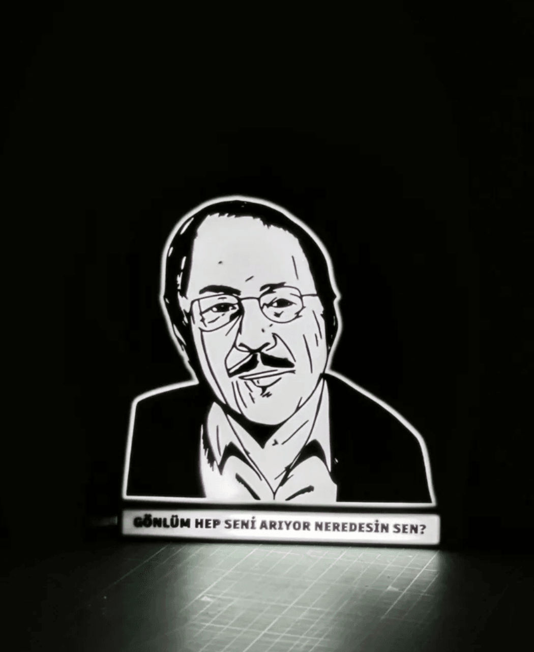 Neşat Ertaş Lightbox 3d model