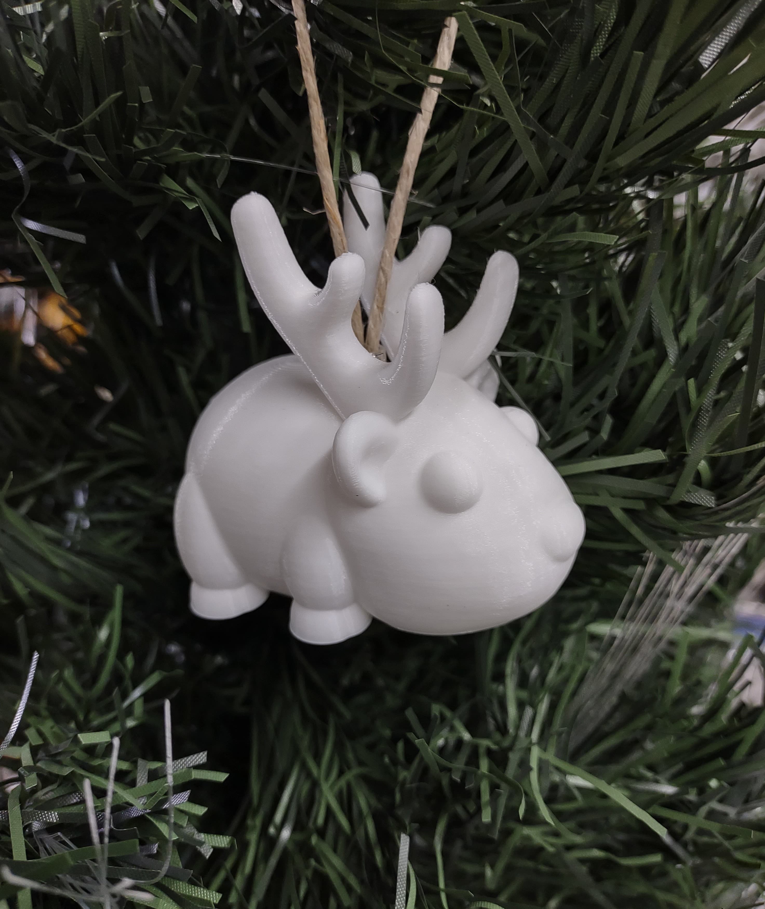 Small Reindeer Ornament 3d model