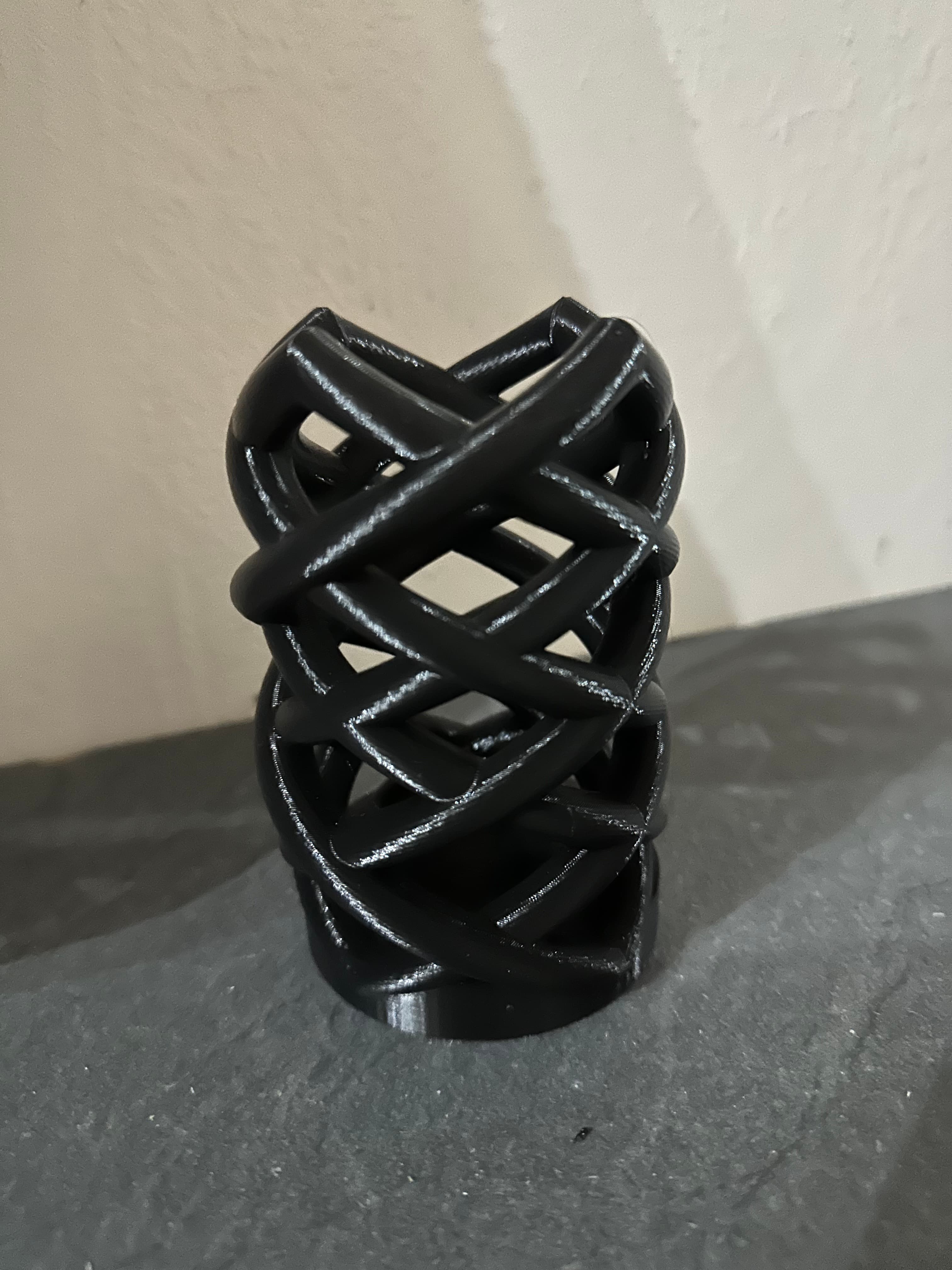 vaso incrociato 3d model
