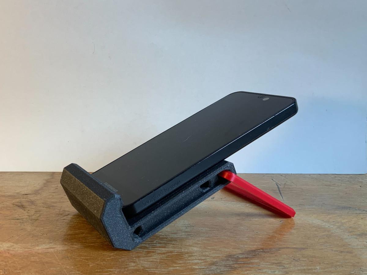 Adjustable phone stand 3d model