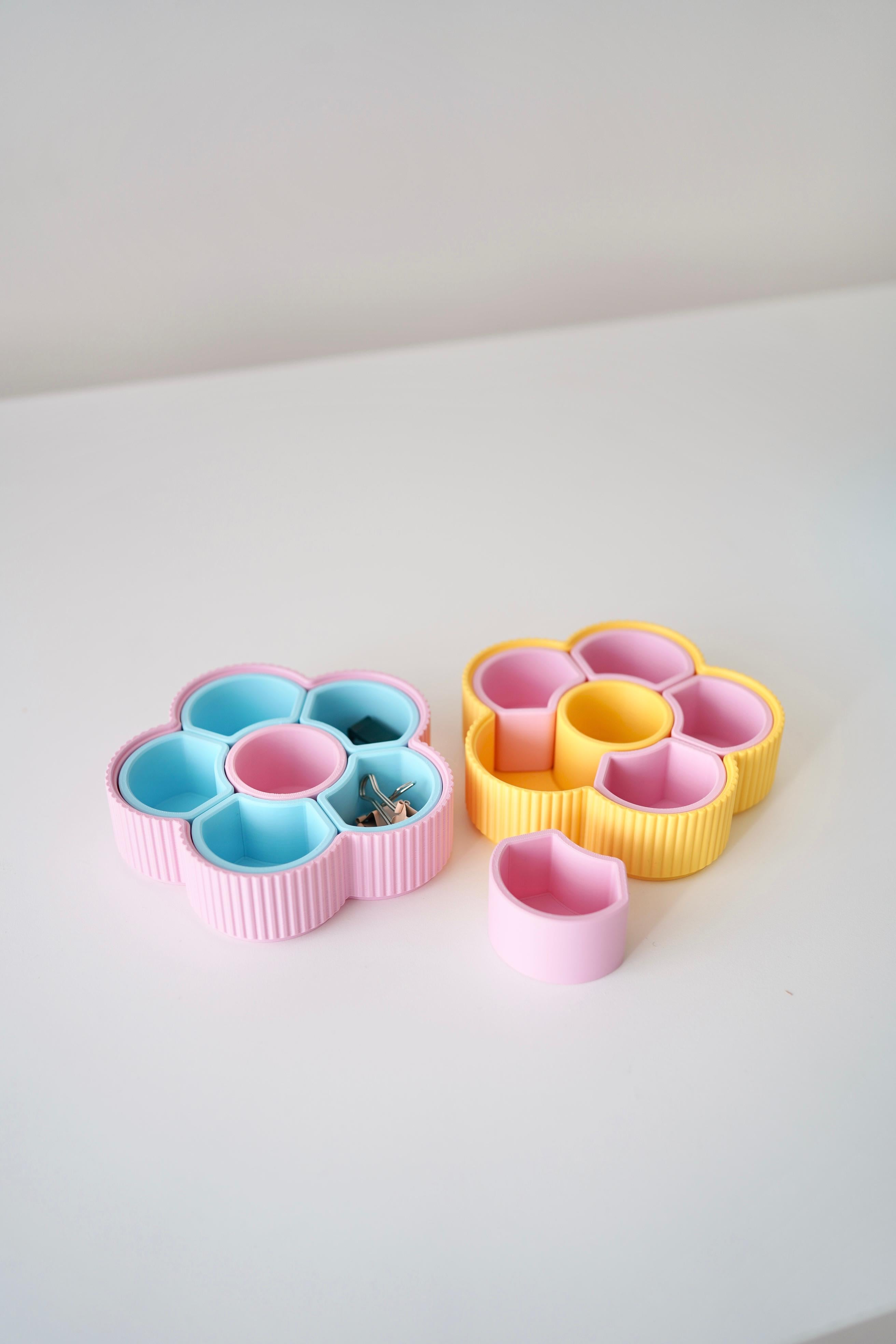 FLORIA - Stackable Flower Organizer I Pen Holder 3d model