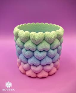 Hearts Bloom Vase 3d model