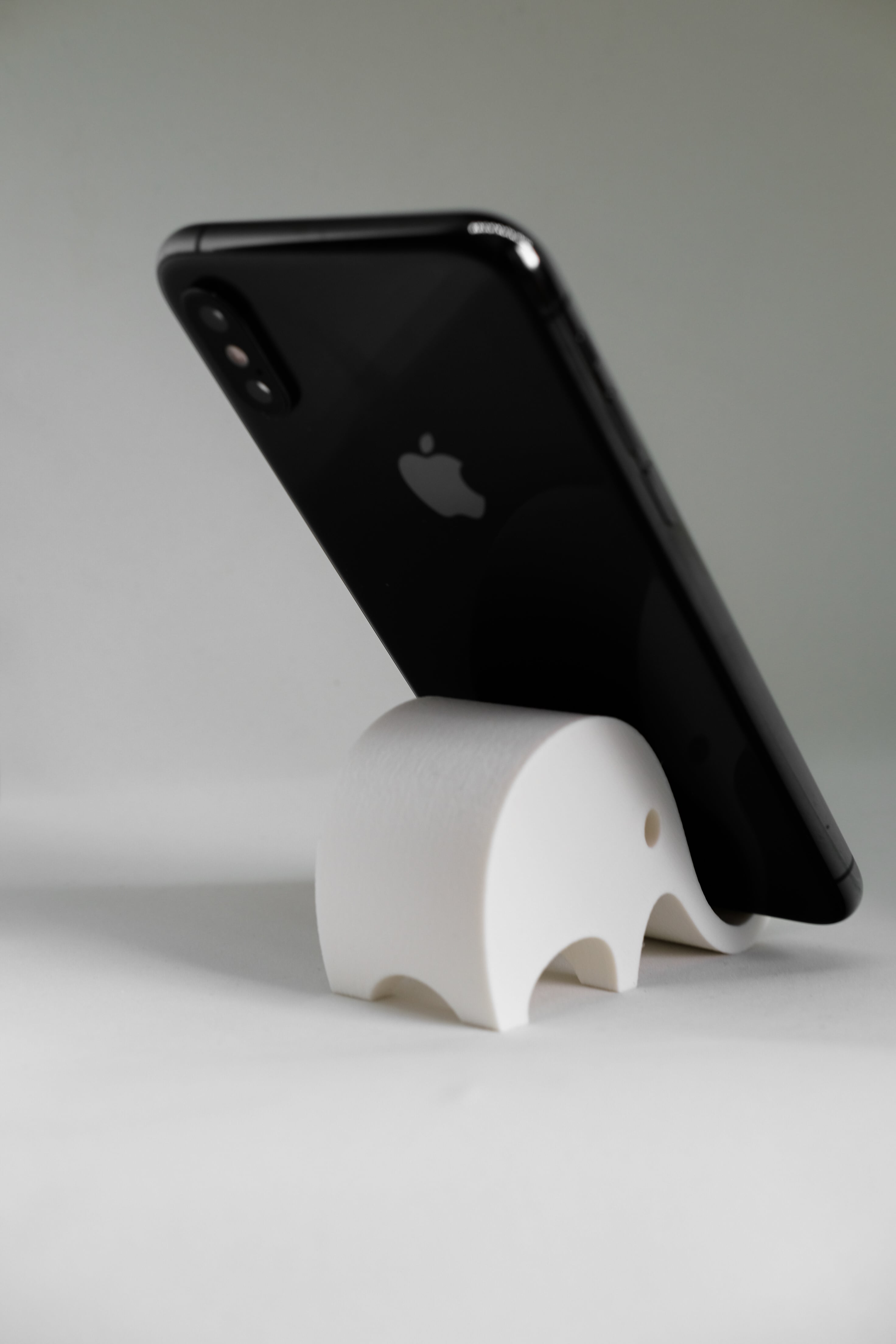 PhonePhant - Elephant Phone Stand 3d model
