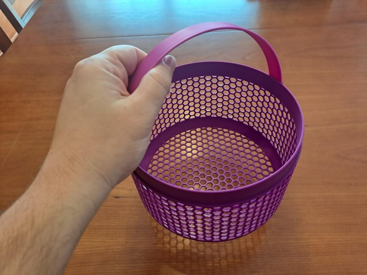 Round Basket with Handle 3d model