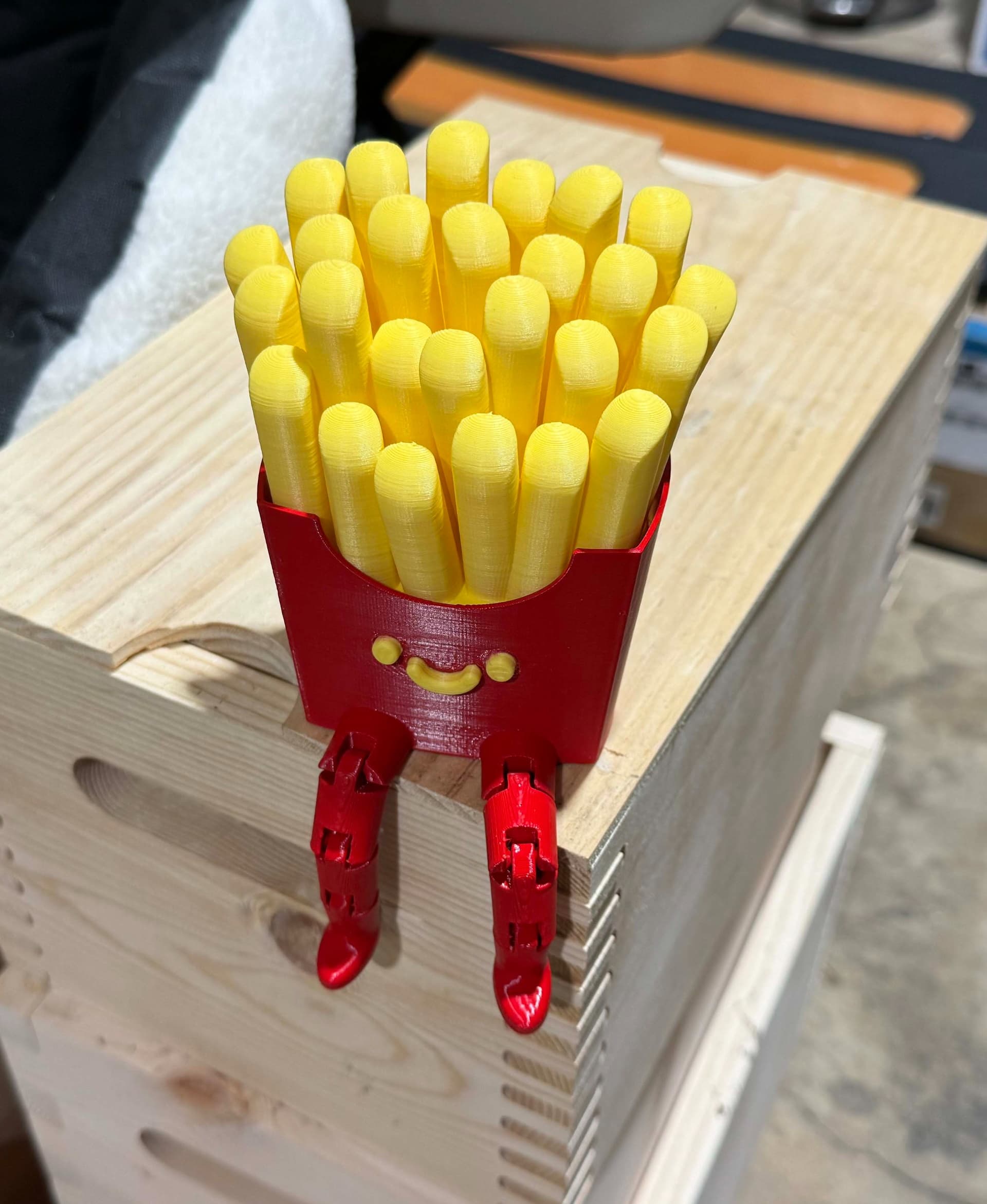 Great design! I made the fries mostly hollow to cut down on print time.