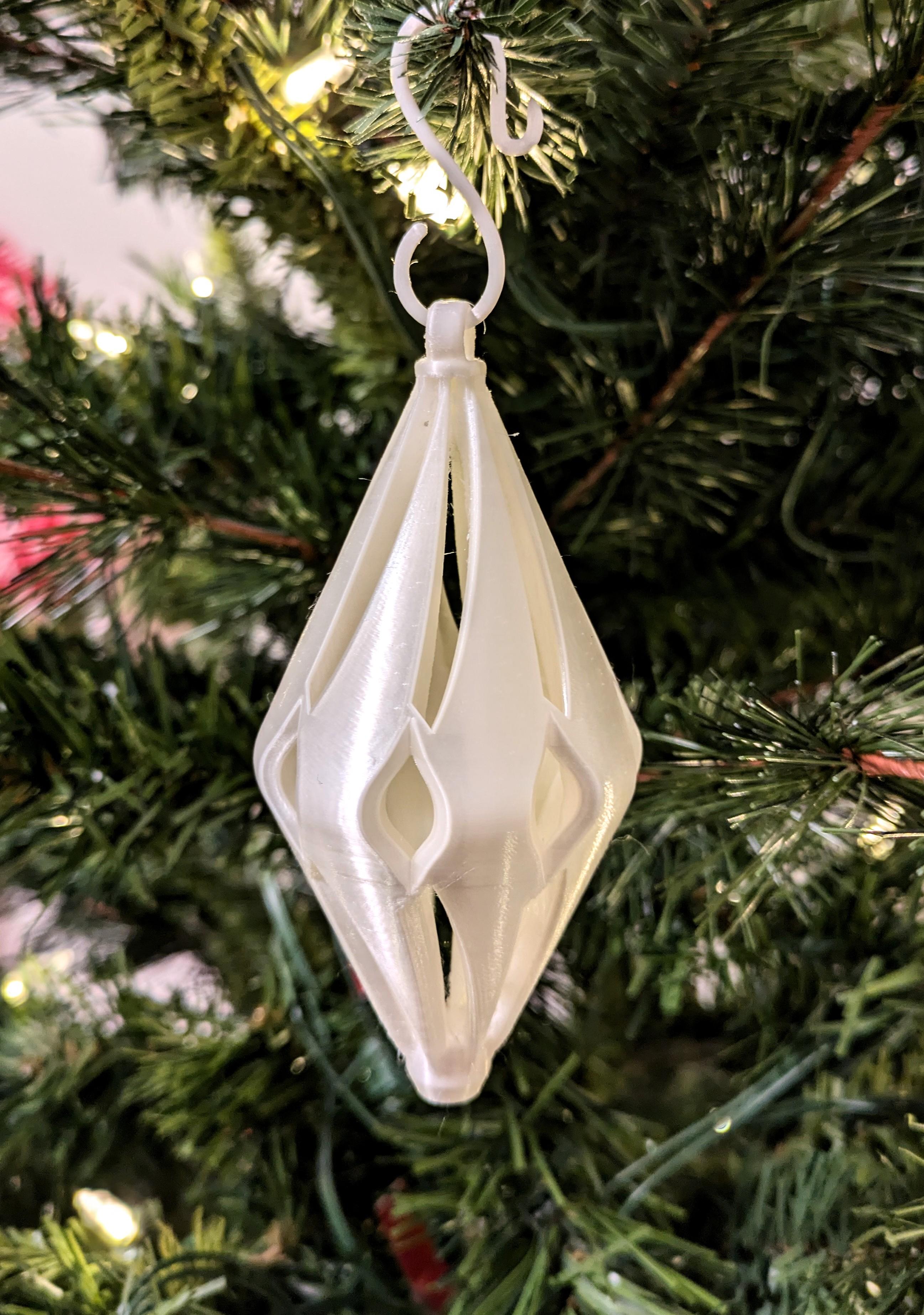 Cylindrical Christmas Ornament 3d model