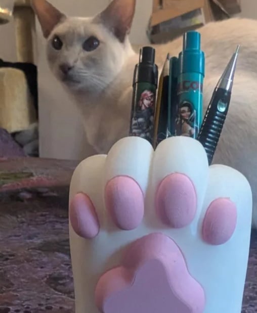 Made live on twitch.tv/mikemoans and modelled by Willow