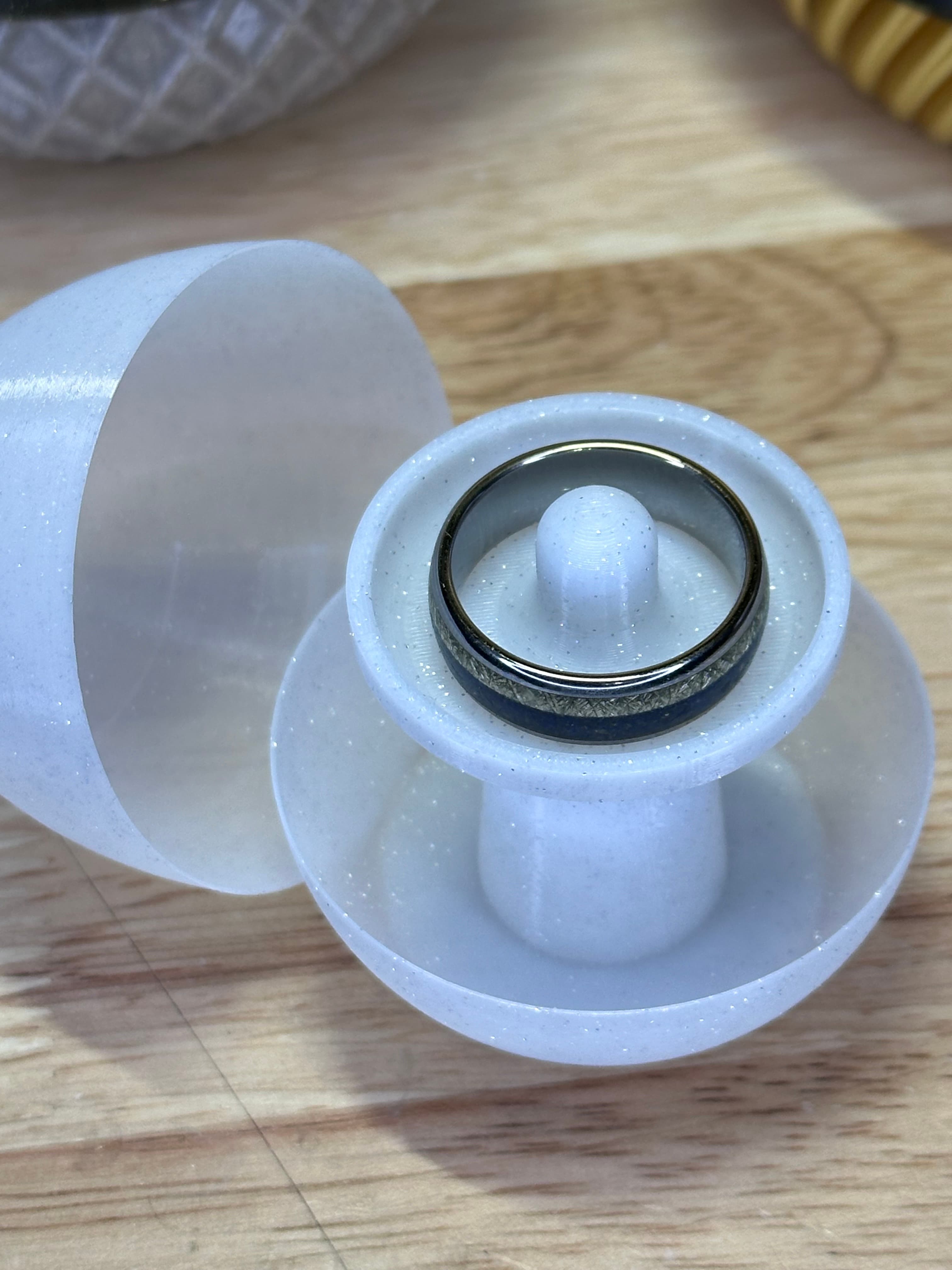 PRINT IN PLACE CRACKABLE - RING PROPOSAL EGG, SPRING, EASTER PROPOSAL WEDDING EGG 3d model