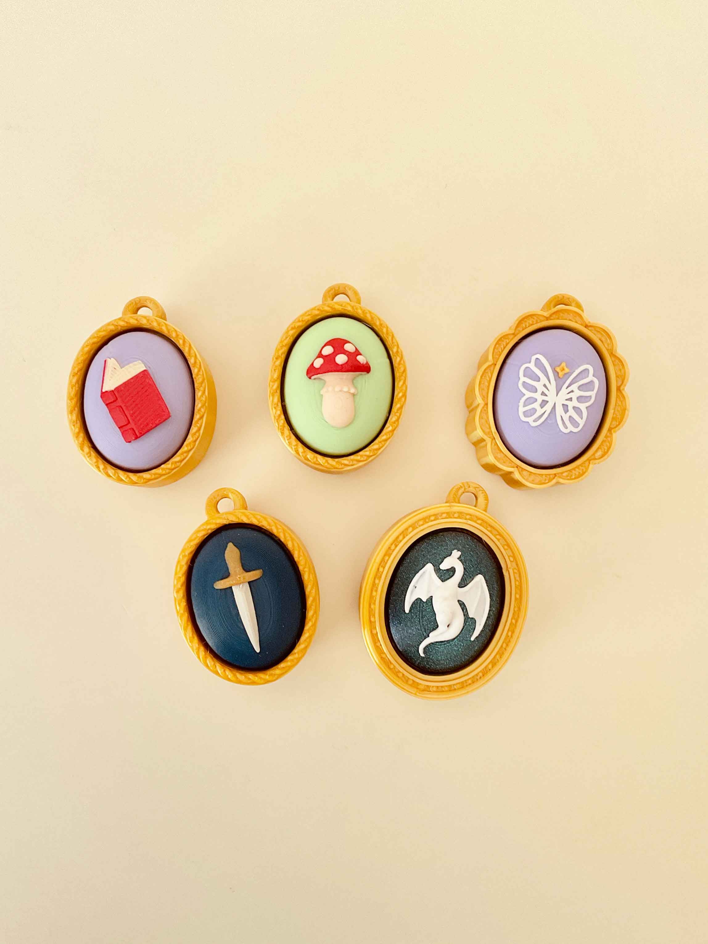 Fantasy Cameo Clicker Keychain Fidget Toy Bundle 3d model