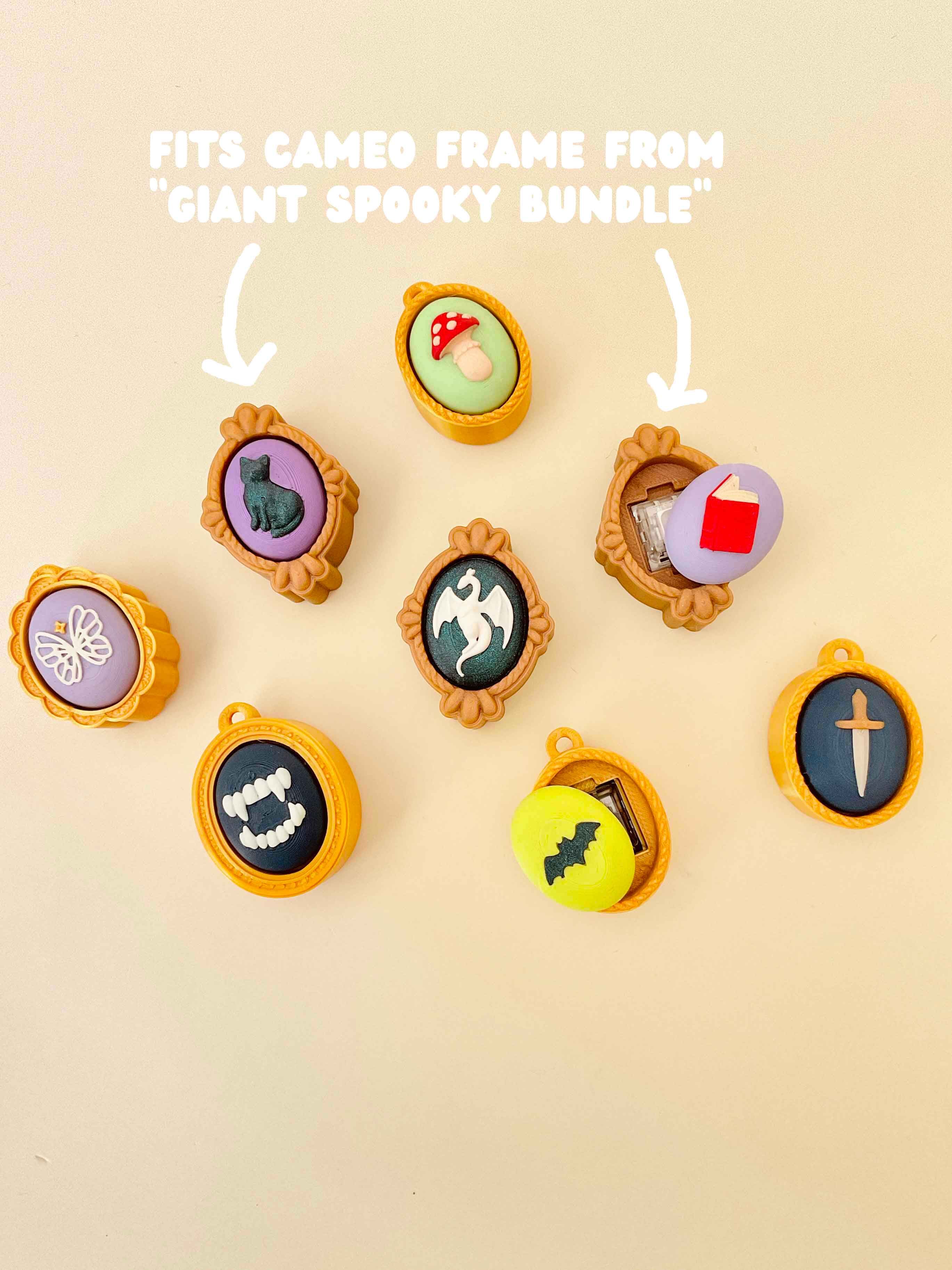 Fantasy Cameo Clicker Keychain Fidget Toy Bundle 3d model