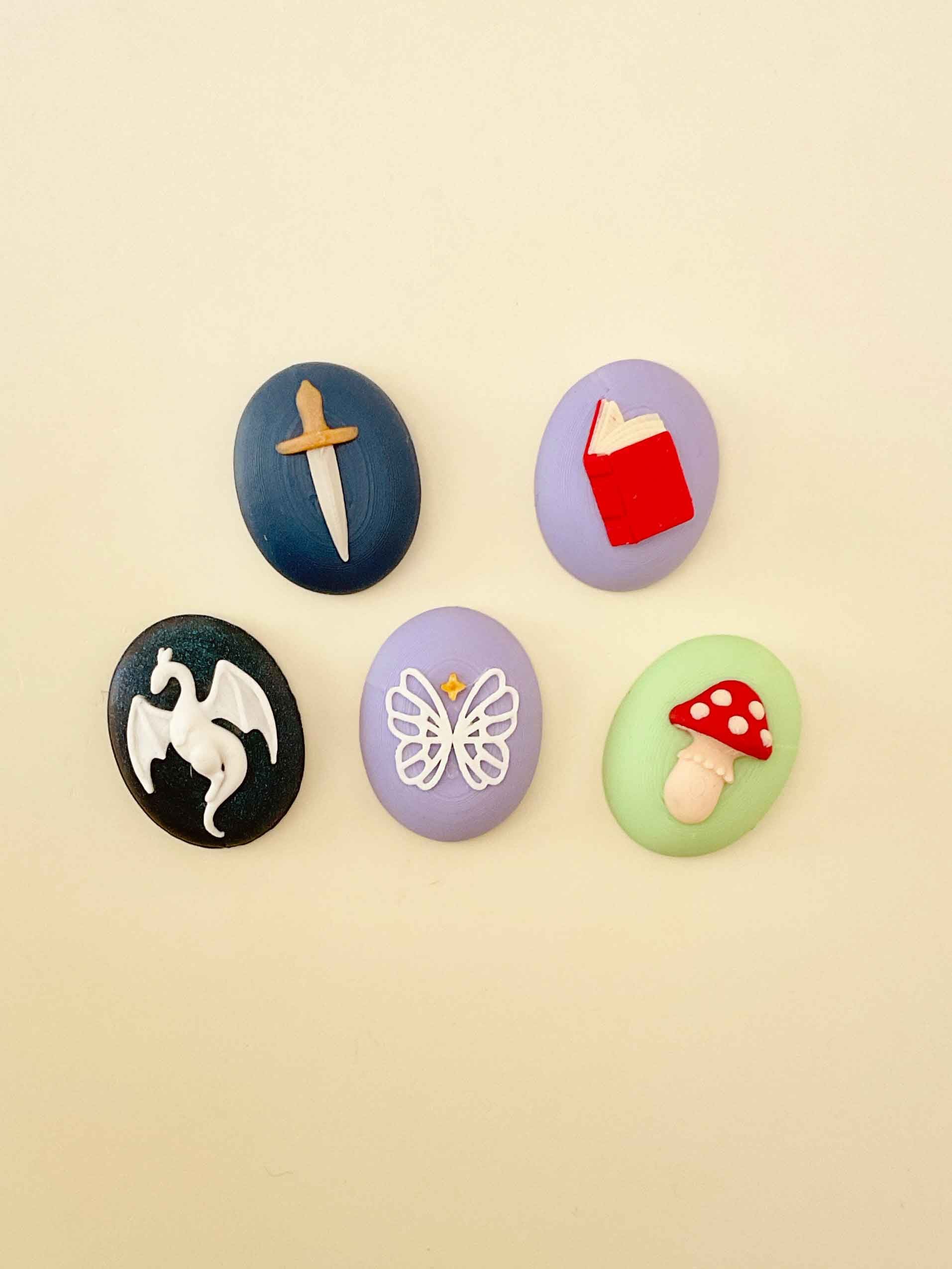 Fantasy Cameo Clicker Keychain Fidget Toy Bundle 3d model