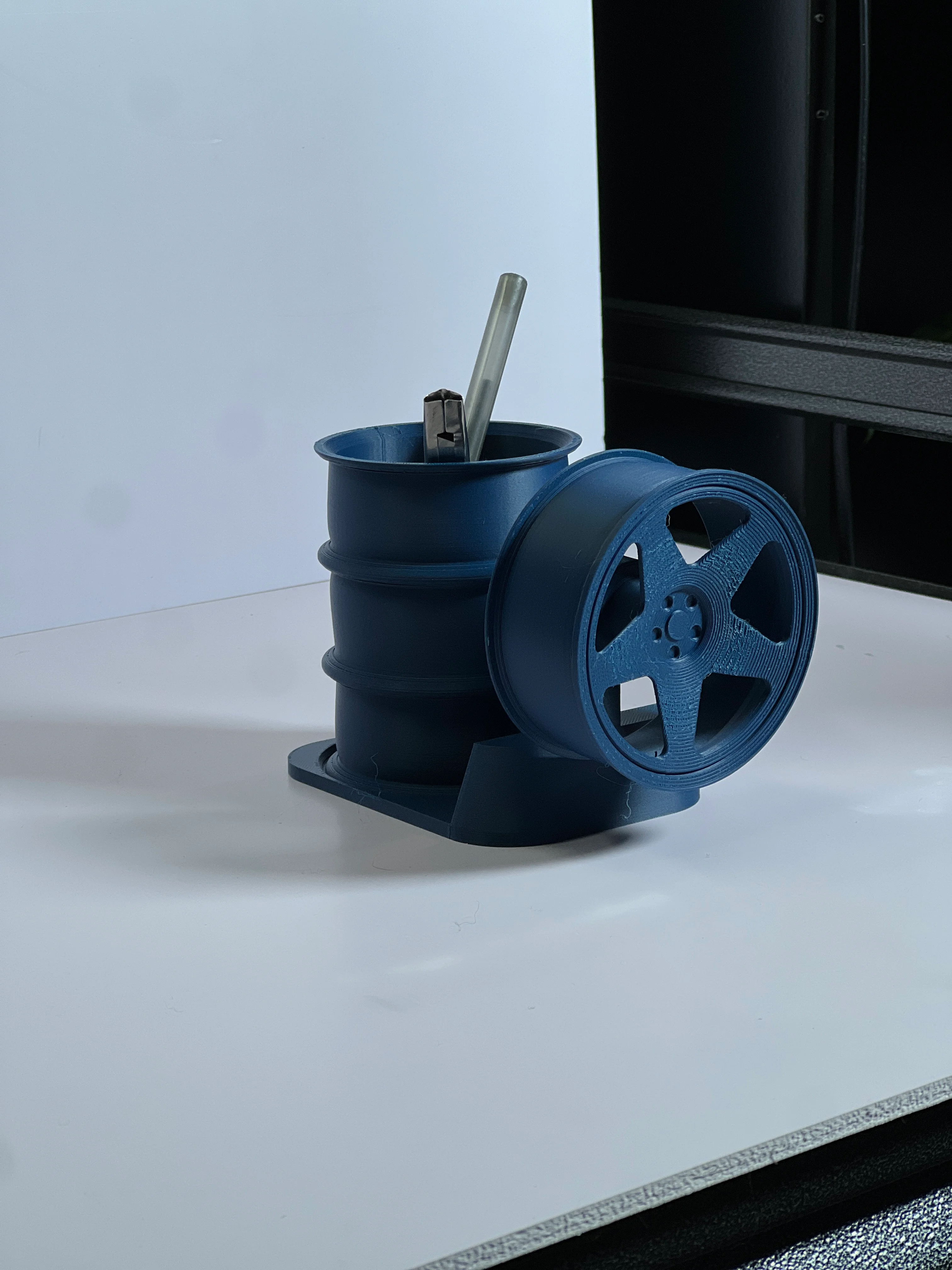 FREE KnP Inspired Wheel Pen Holder 3d model