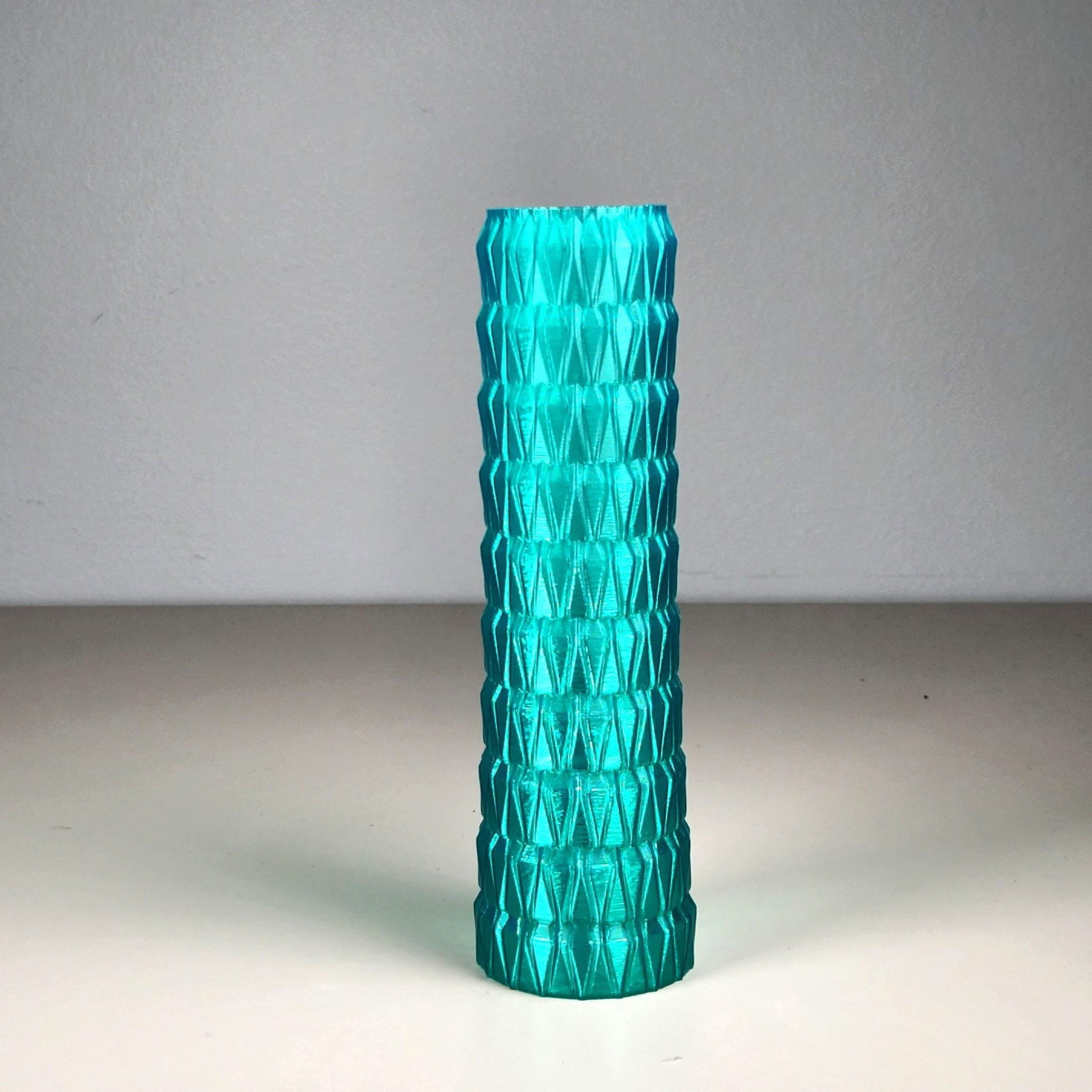 Straight multifaceted Vase 3d model