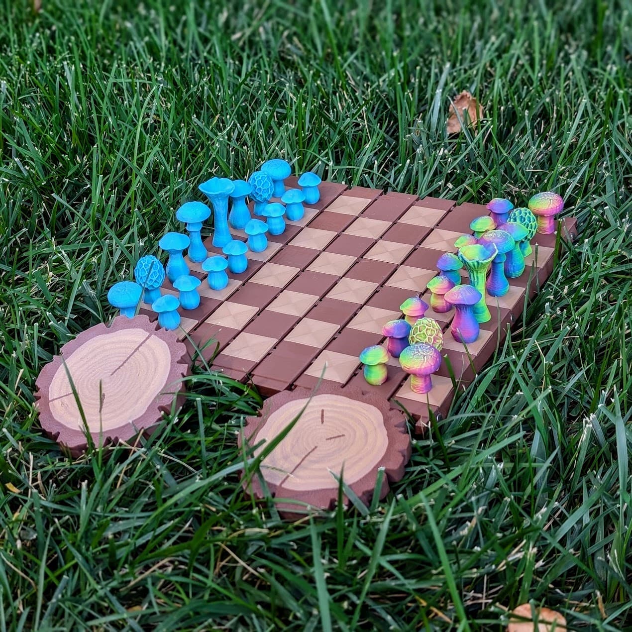 A custom color request for a customer. I really enjoy the Mushroom colors and I think this was a great combo! All and all took about 12 hours across two P1Ps!