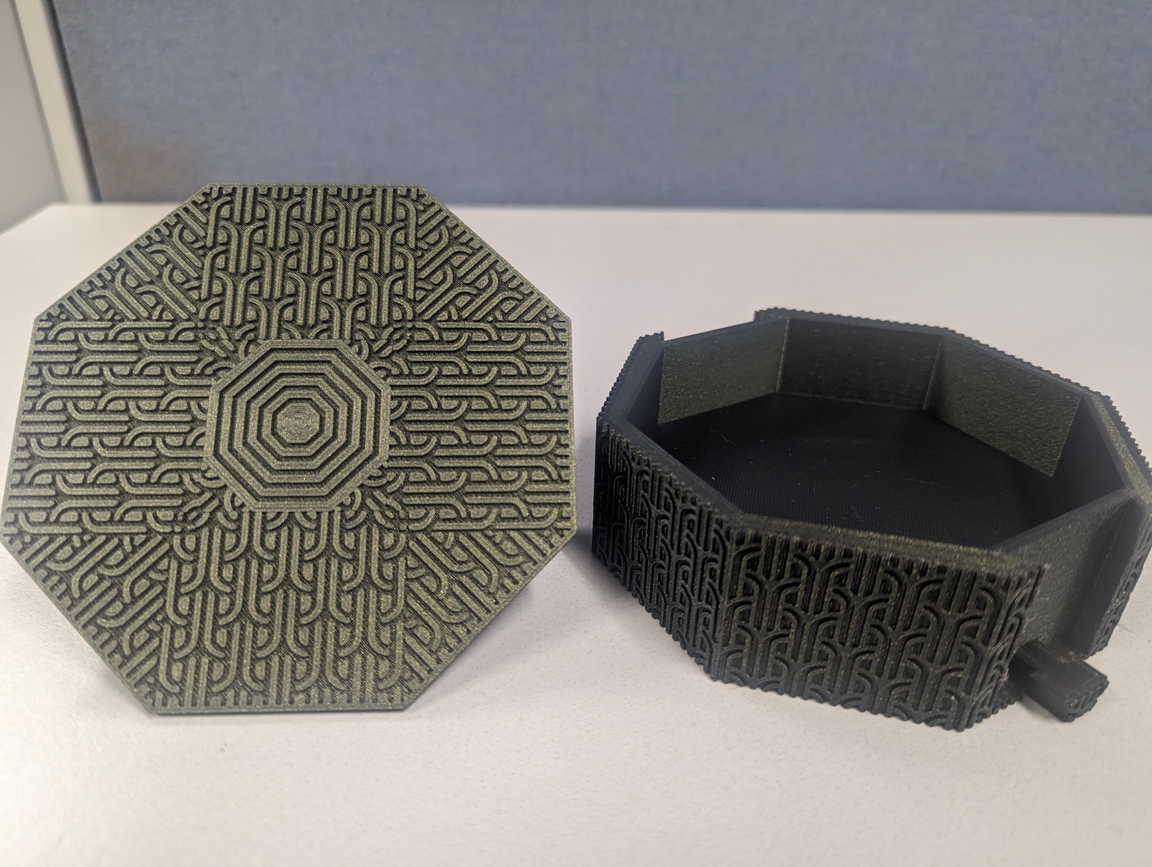 Beautiful creation, many thanks!
Printed on Ender 3 Neo with all same filament (Sunlu Magic Gold PLA), not 2 different filament .