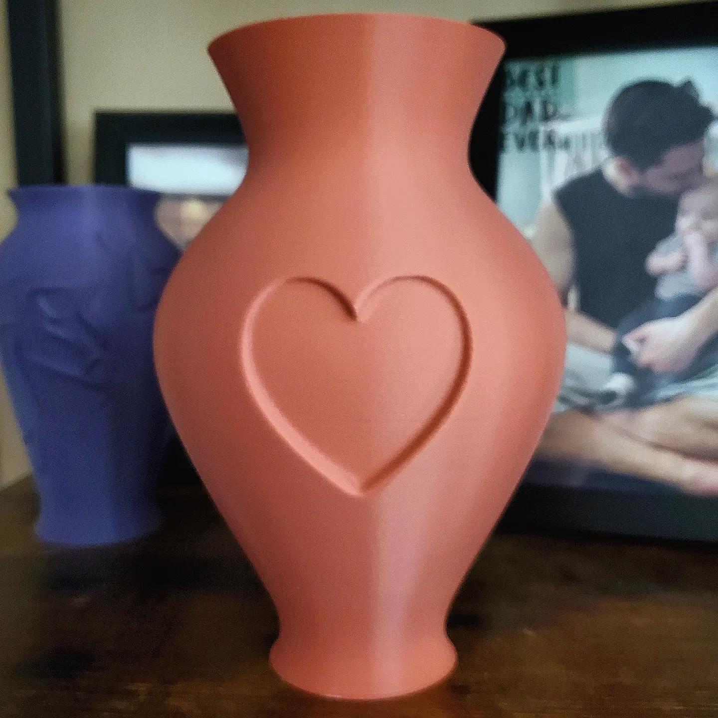 'Twin Hearts' Decorative Vase 3d model