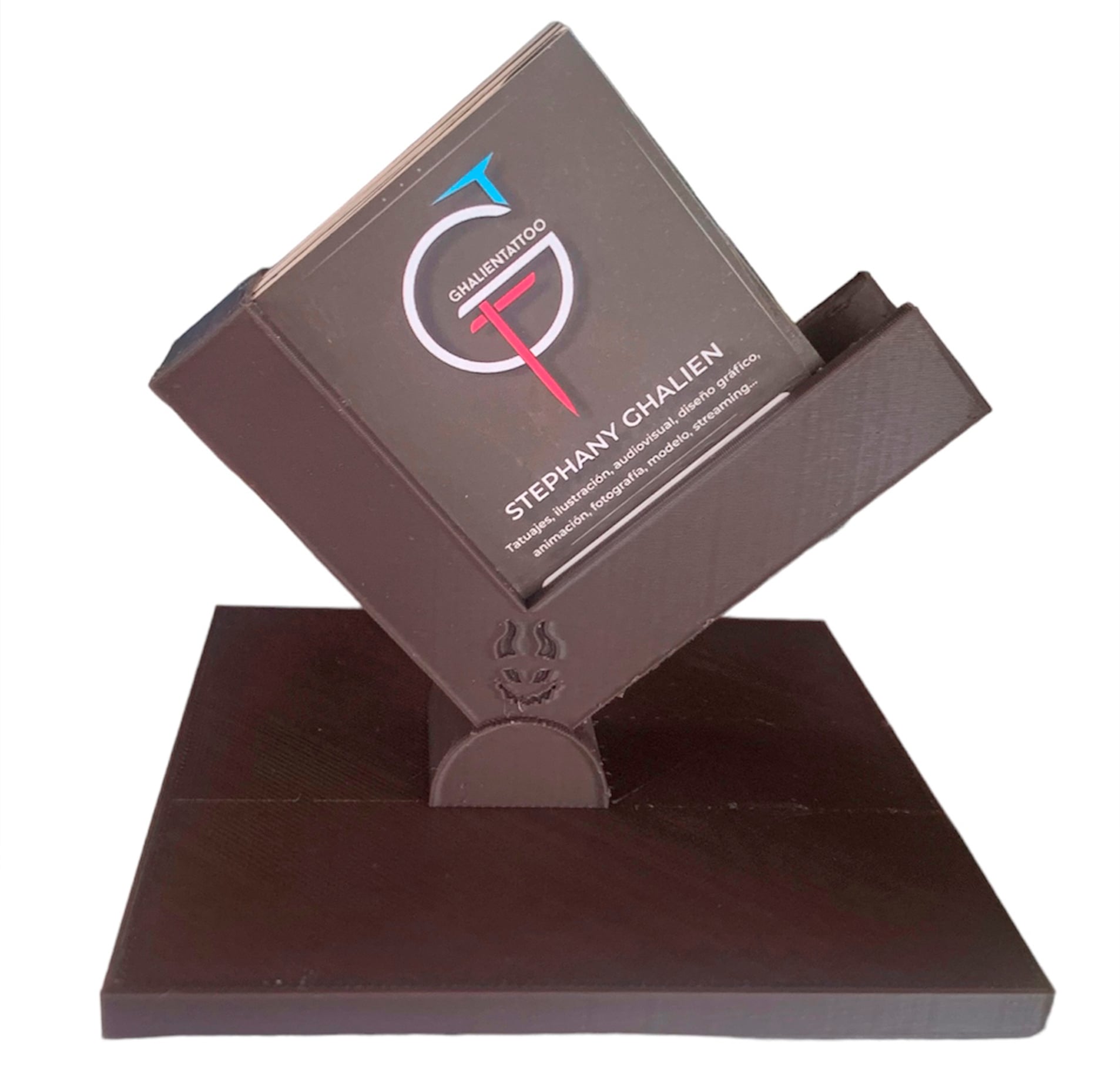 Card middle holder by Ghaliensita 3d model