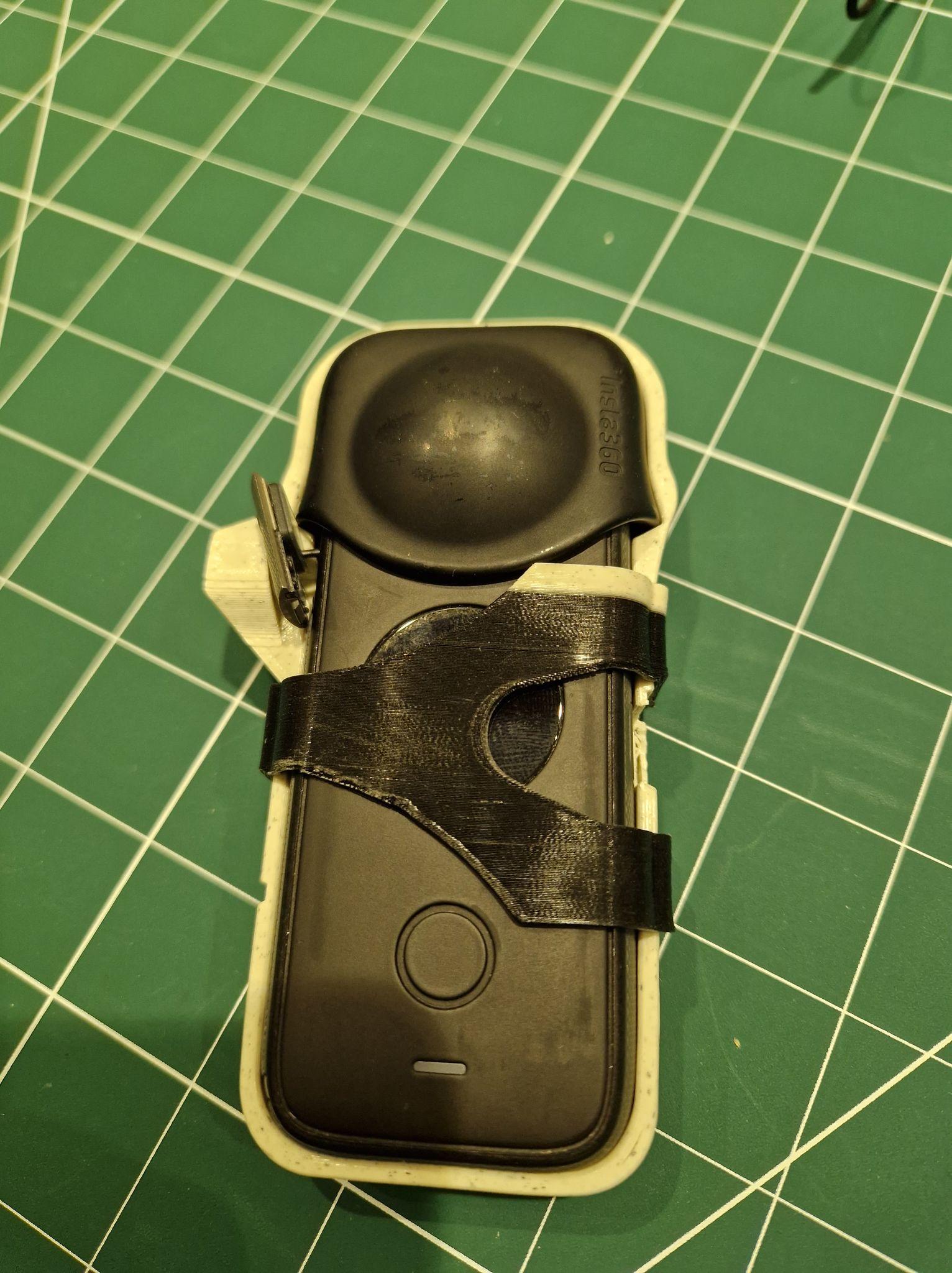insta 360 one x2 charge guard body.stl 3d model