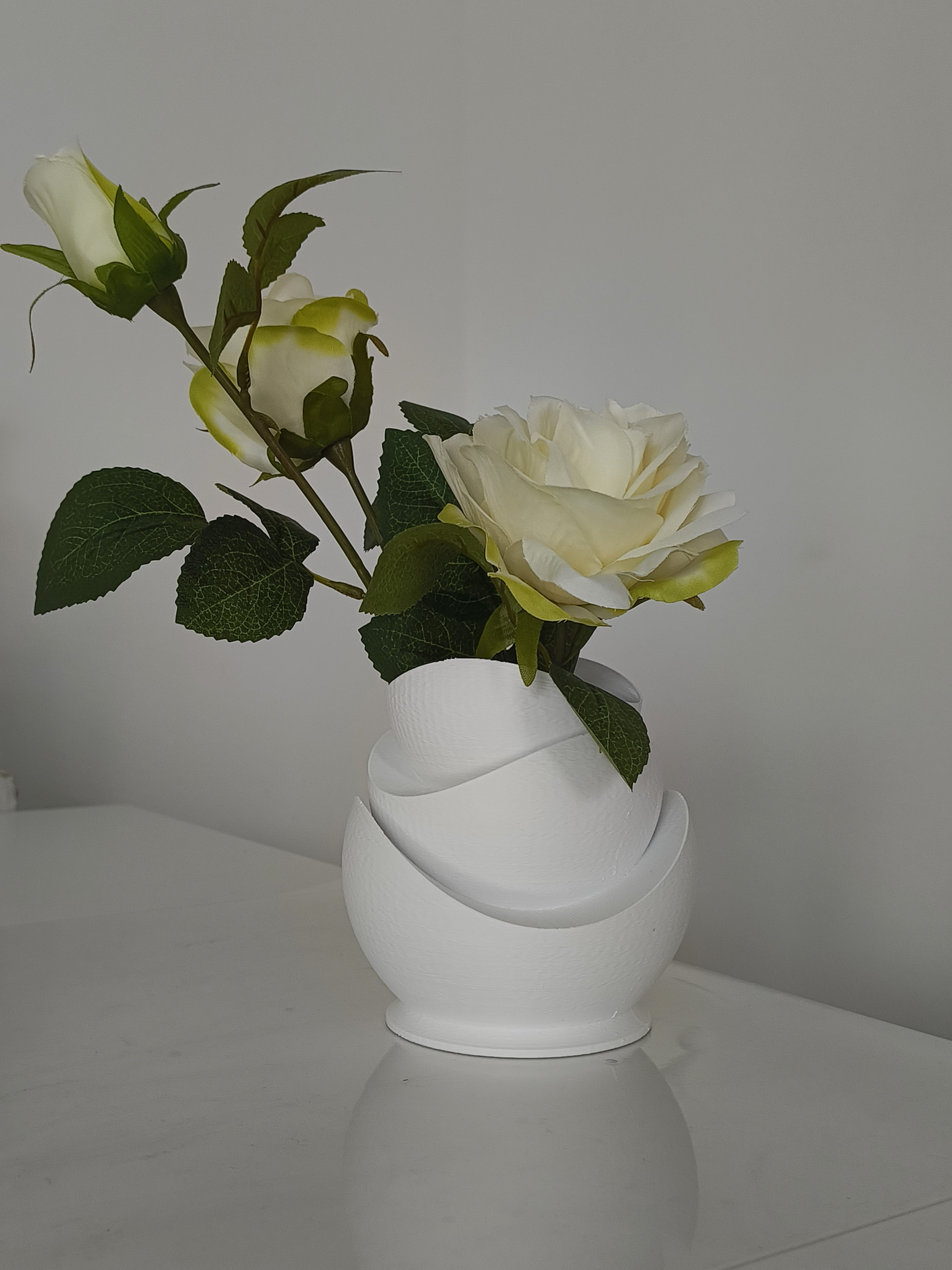 Waveform Harmony Vase 3d model