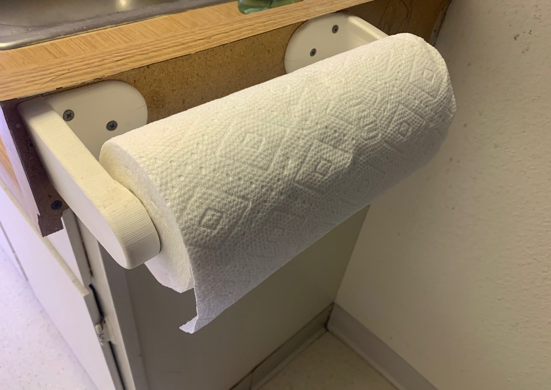 New Ribbed Universal Paper Towel Mount.step 3d model
