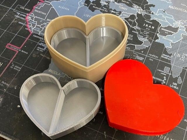Heart Shaped Box with Inserts 3d model