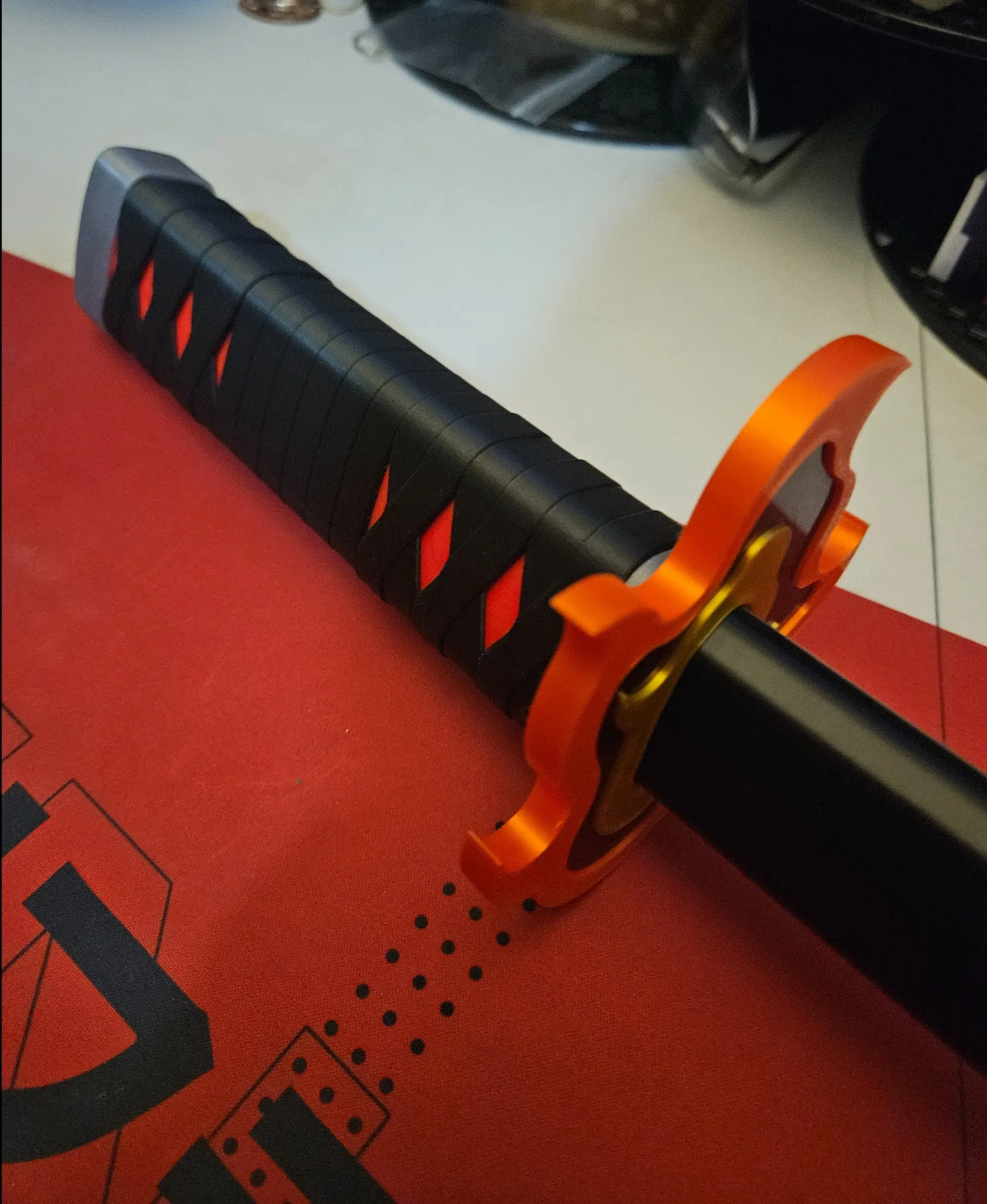 Tanjiro's Multi - Handle color swapped in Polymaker Silk Gold, Prusament Galaxy Silver and Lipstick Red.
Cap in Prusament Galaxy Silver and wrap in Polymaker PLA black.
Blades in Polymaker Silk Black, used vase mode.
Outer hand guard in Polymaker Silk Orange and center in Protopasta Heartthrob Metallic Red. - 3d model